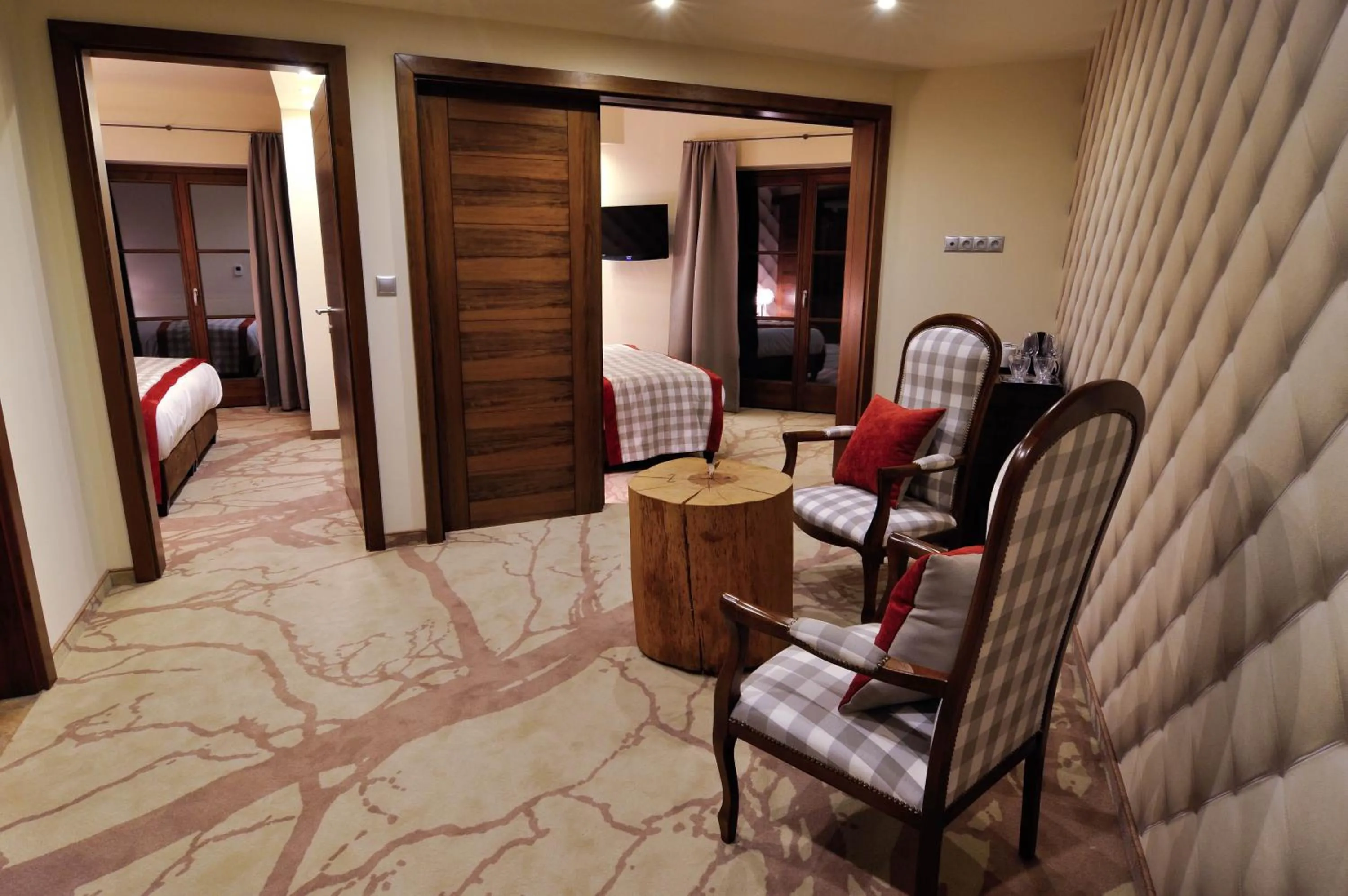 Bed in Hotel Cascade Resort & Spa