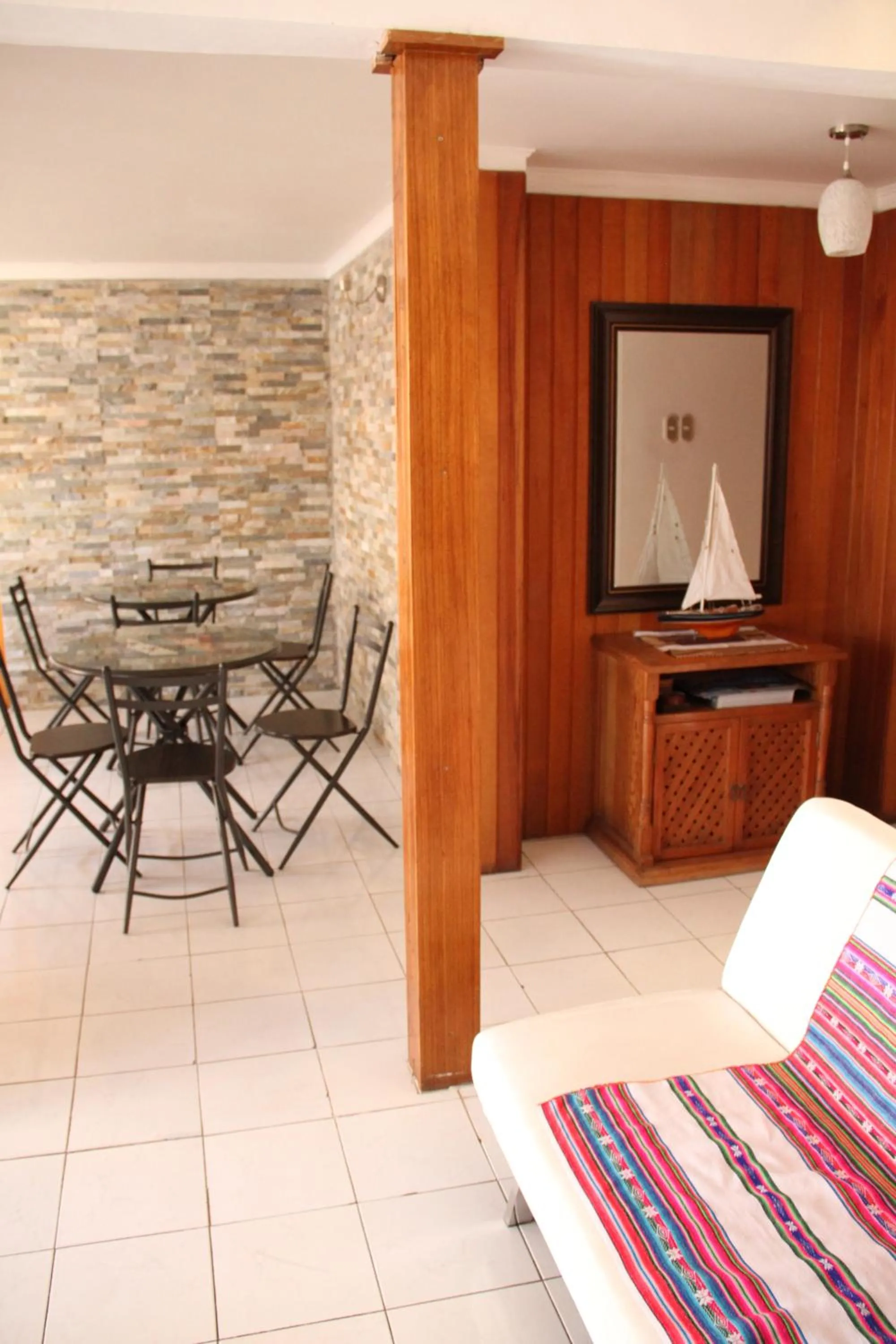 Communal lounge/ TV room in Hotel Velero Sur