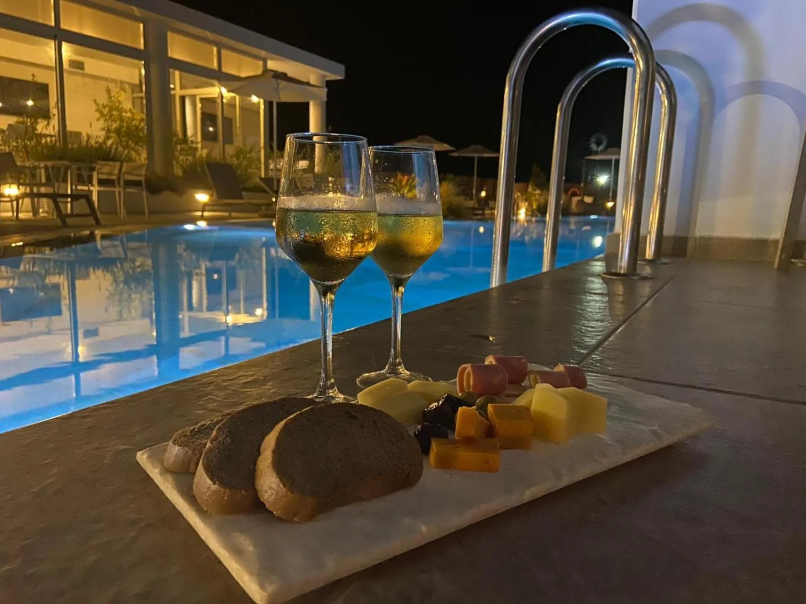 Drinks in Nama Retreat