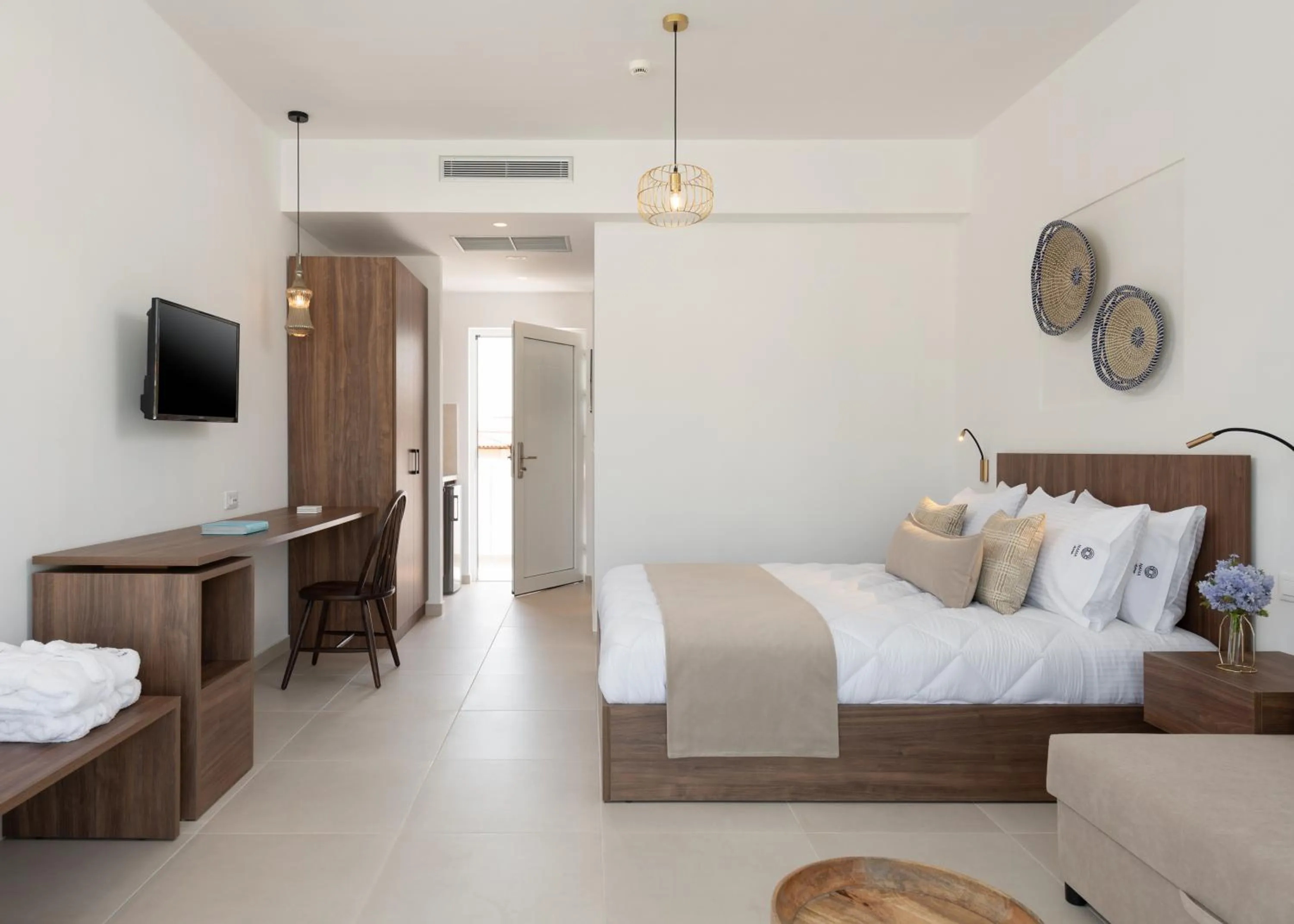 Photo of the whole room, Bed in Nama Retreat