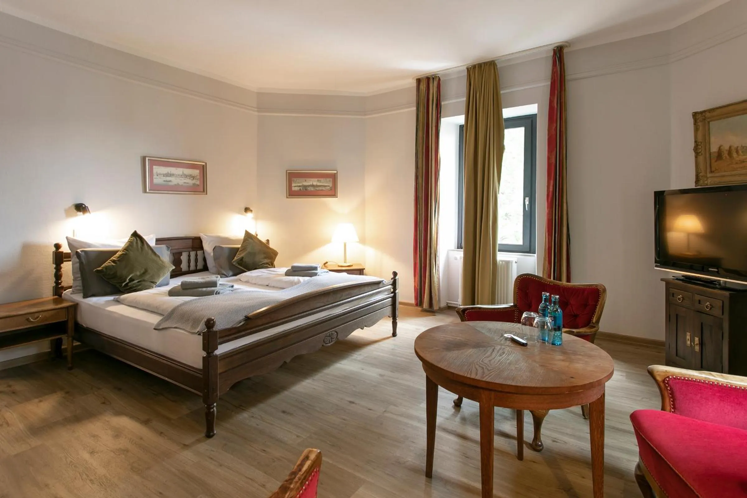 Photo of the whole room, Bed in Schlosshotel Braunfels & Himmelreich
