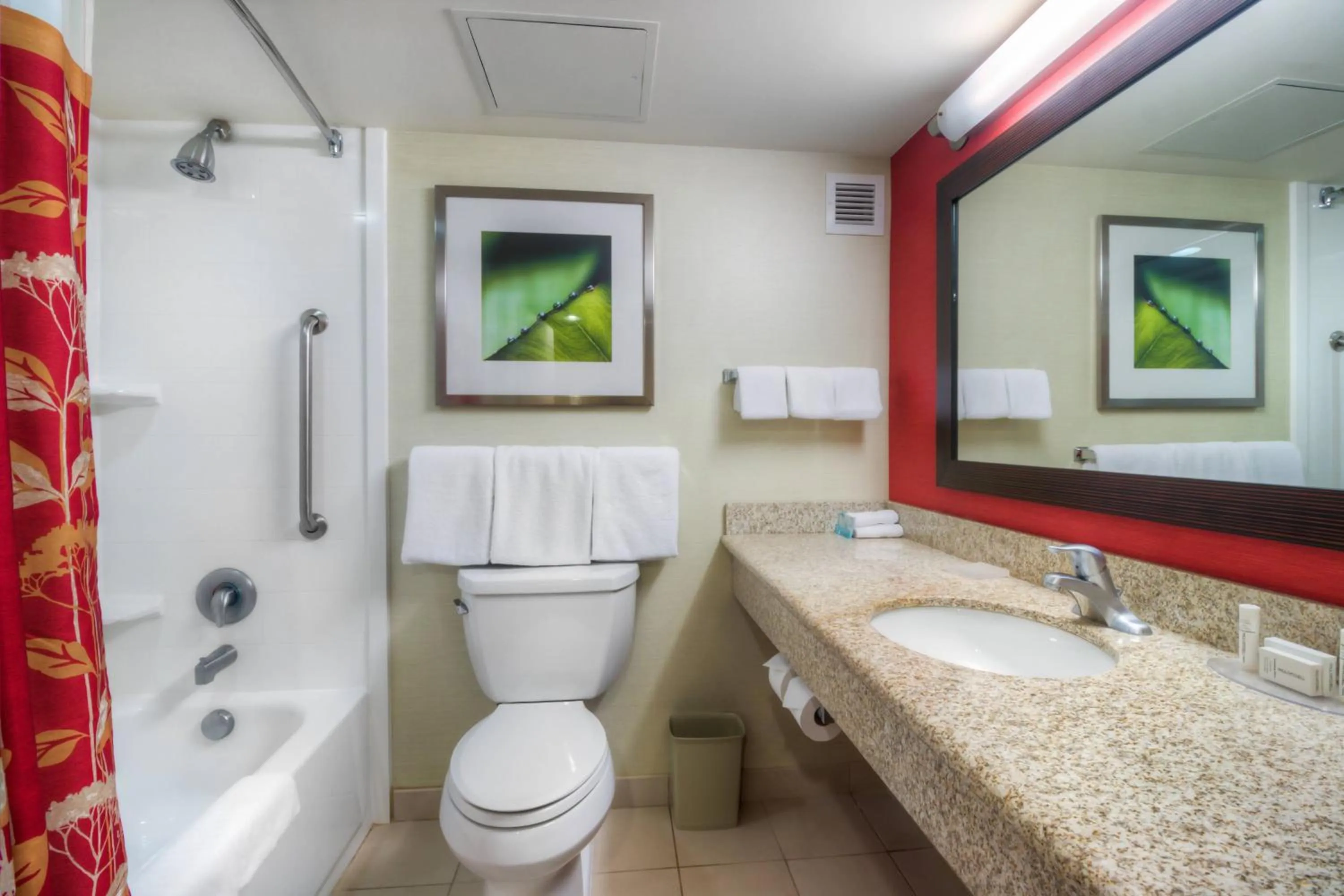 Bathroom in Courtyard by Marriott Killeen