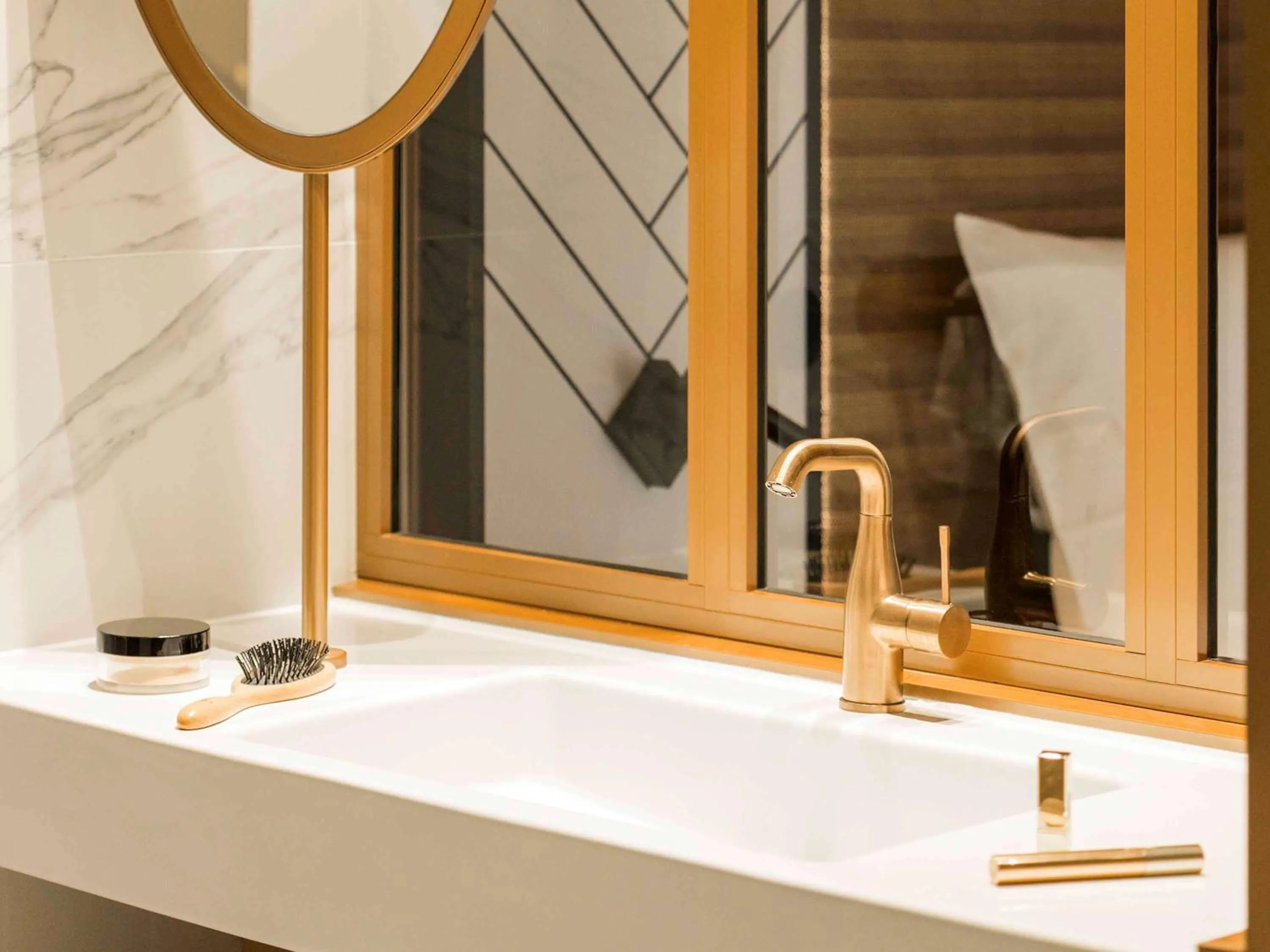 Photo of the whole room in Mercure Luxembourg Off Kirchberg