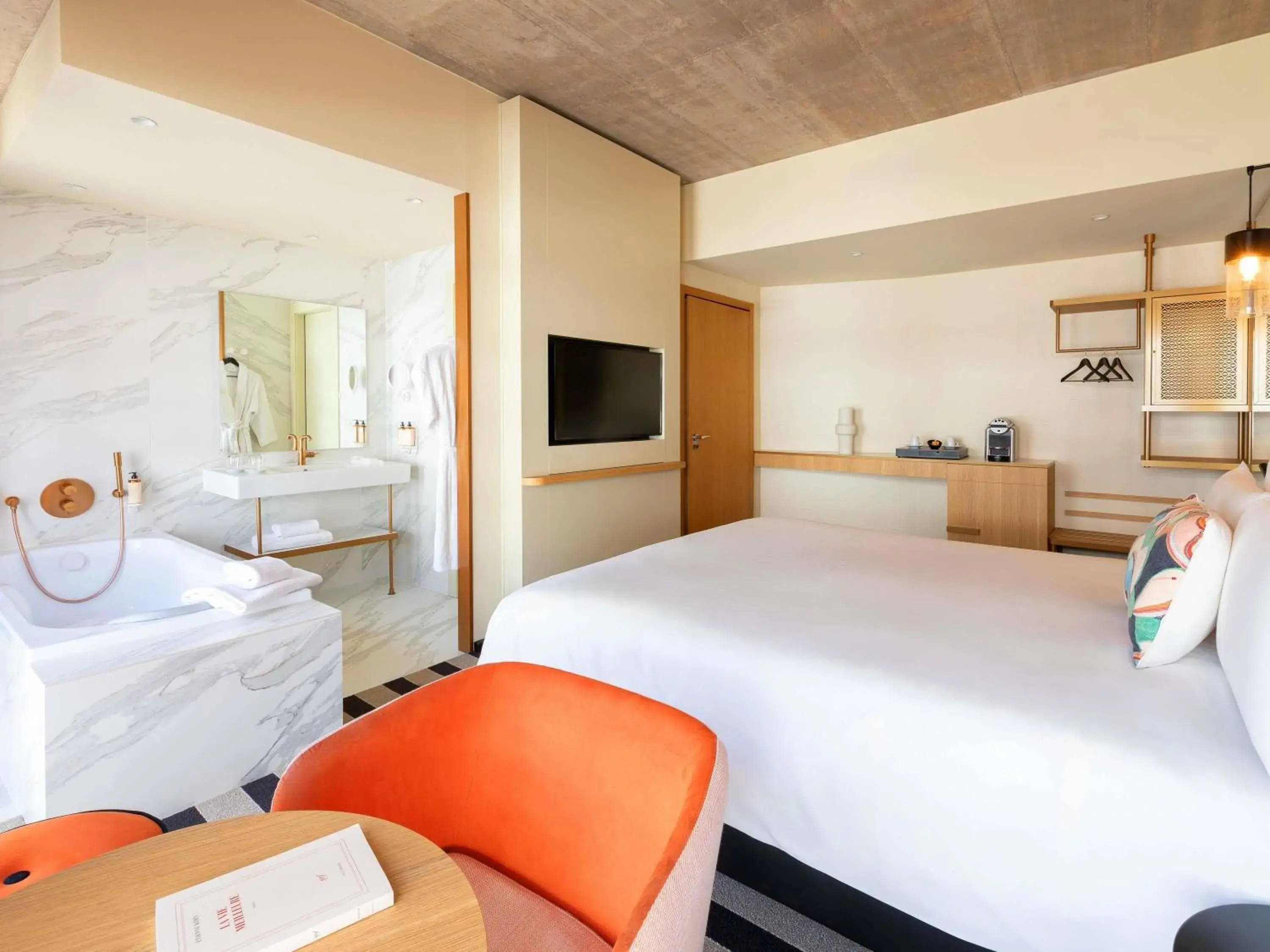 Bedroom, Bed in Mercure Luxembourg Off Kirchberg Bedroom, Bed in Mercure Luxembourg Off Kirchberg