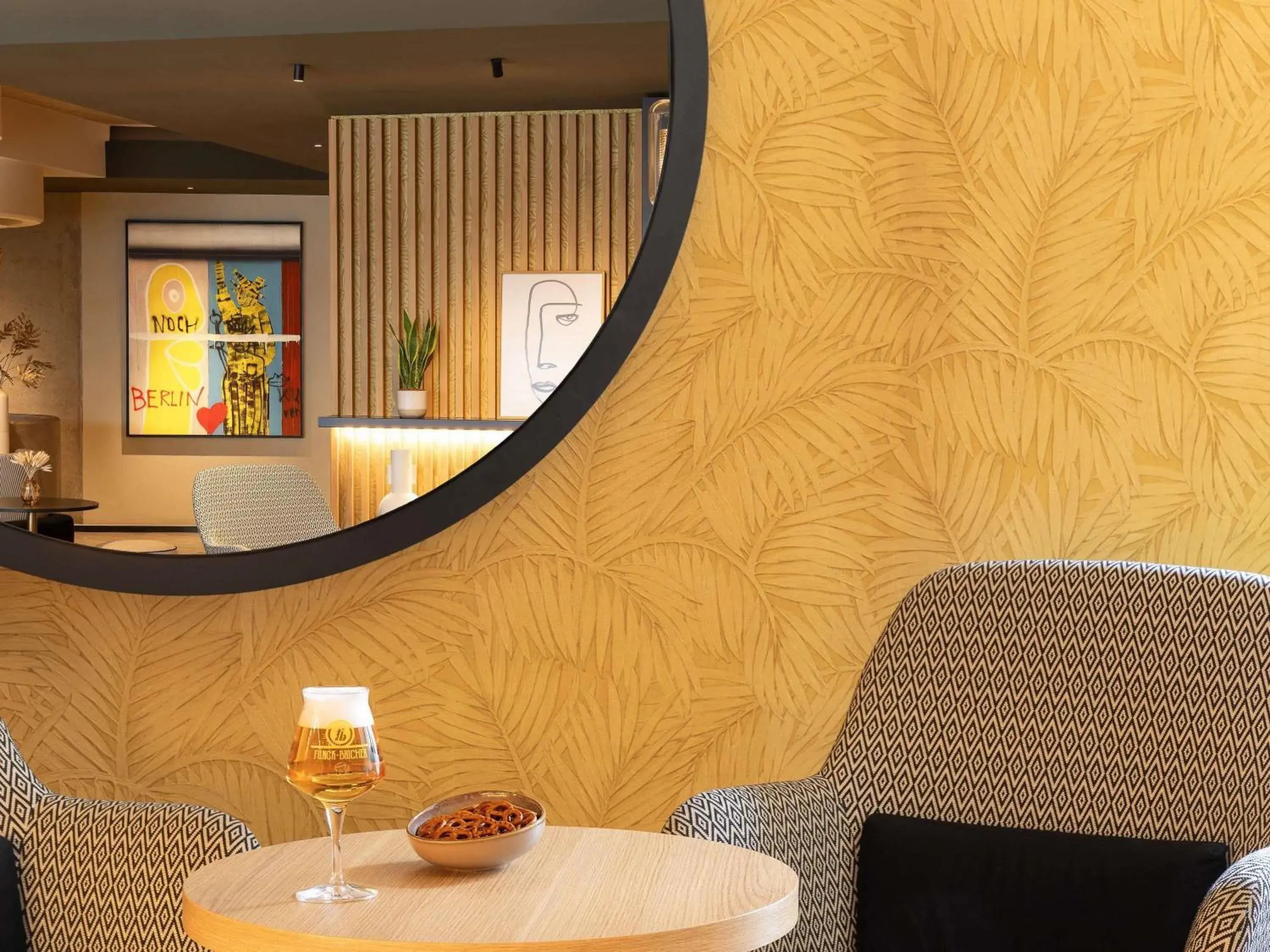 Lounge or bar in Mercure Luxembourg Off Kirchberg Lounge or bar in Mercure Luxembourg Off Kirchberg