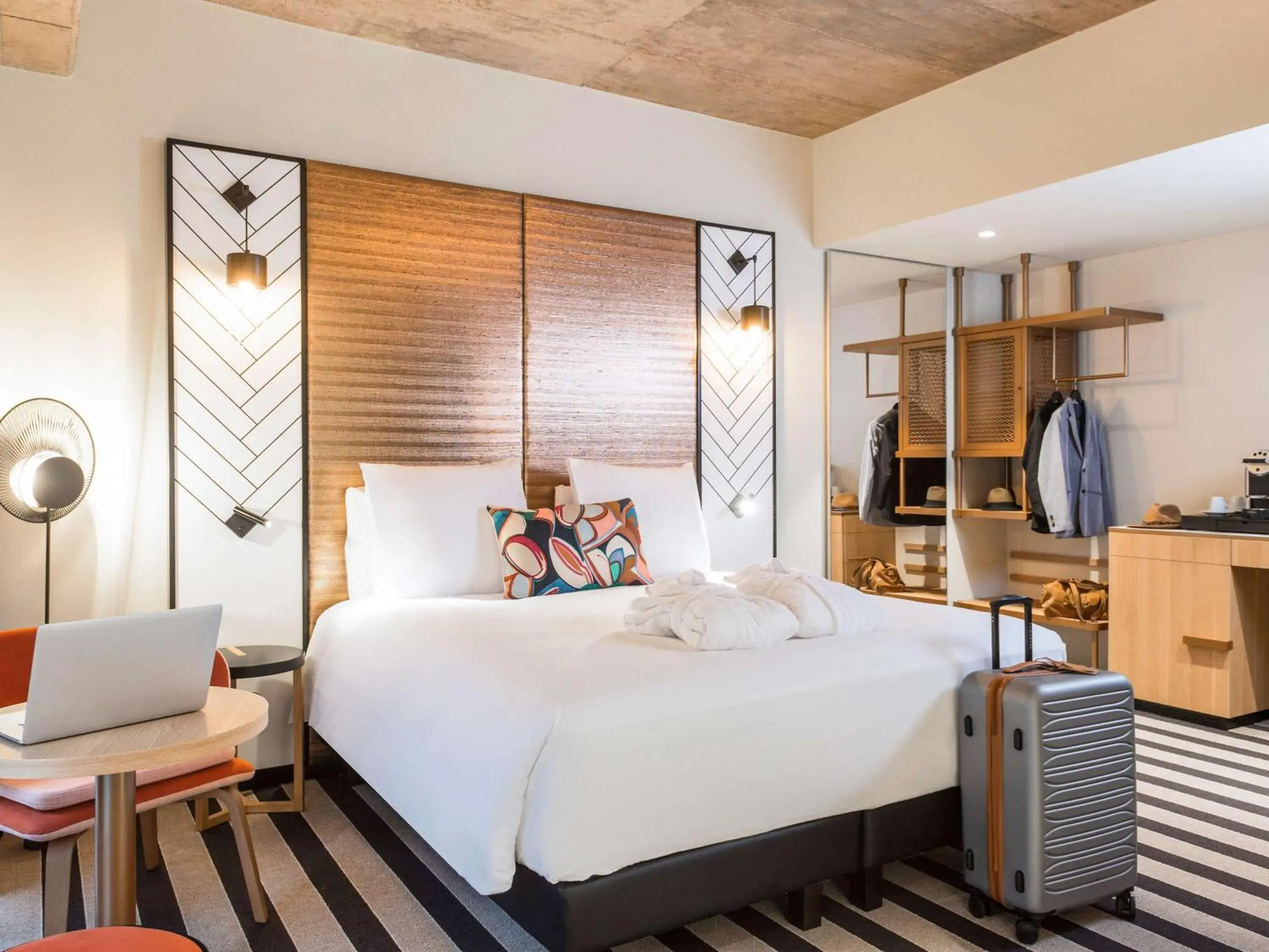 Photo of the whole room, Bed in Mercure Luxembourg Off Kirchberg Photo of the whole room, Bed in Mercure Luxembourg Off Kirchberg