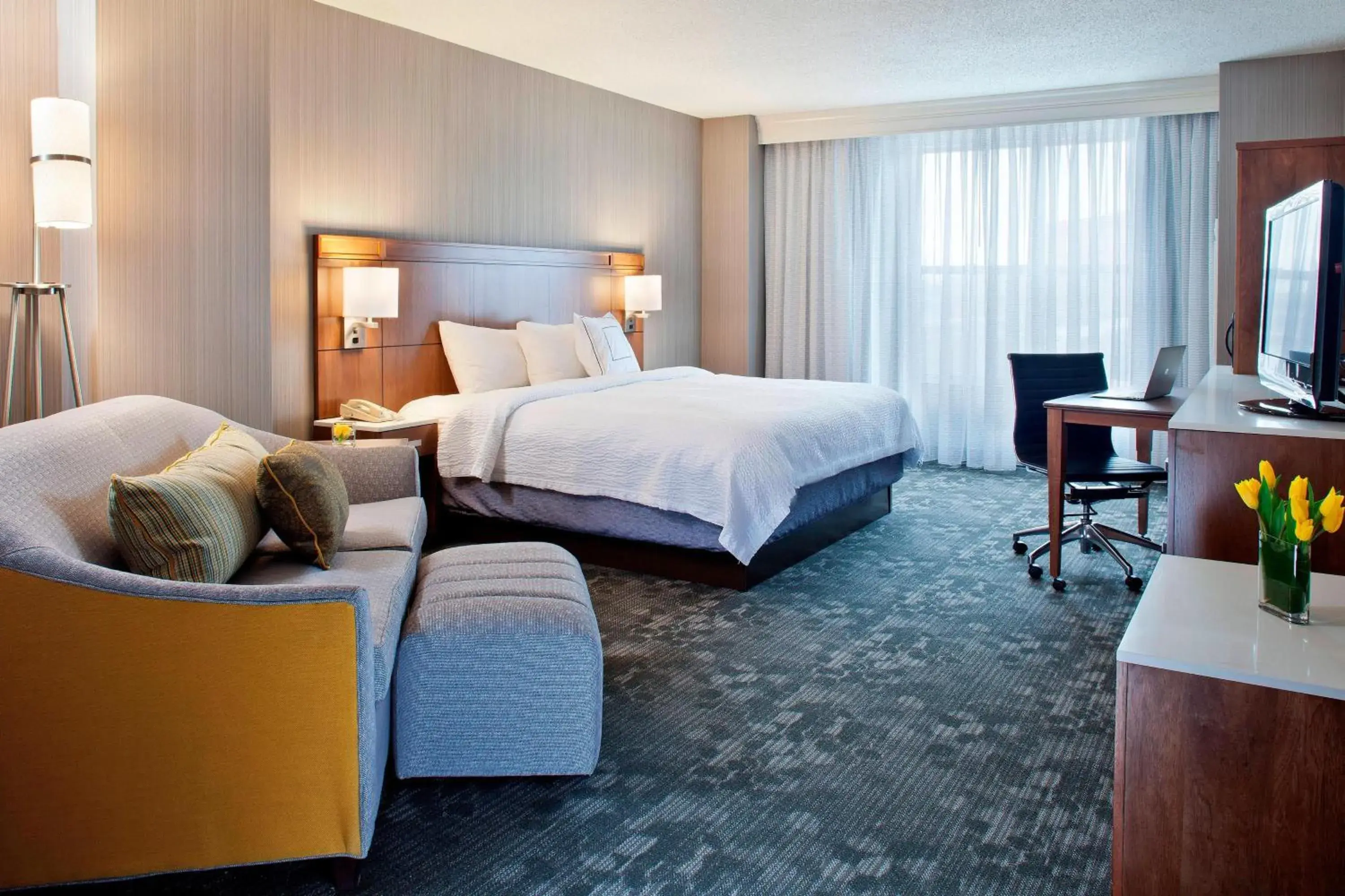 Executive King Room in Courtyard by Marriott Pueblo Executive King Room in Courtyard by Marriott Pueblo