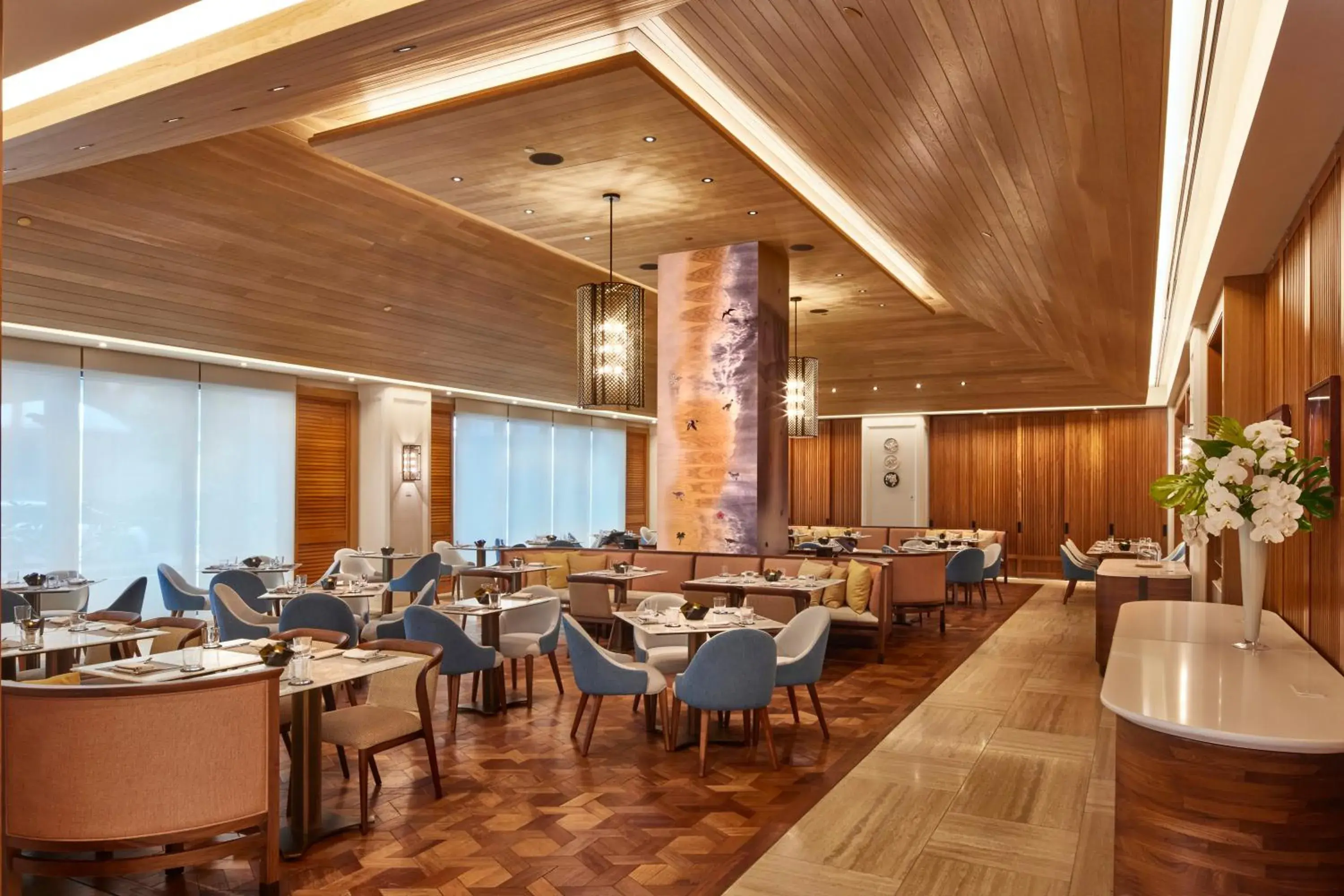 Restaurant/places to eat in Halepuna Waikiki by Halekulani - NO RESORT FEE Restaurant/places to eat in Halepuna Waikiki by Halekulani - NO RESORT FEE