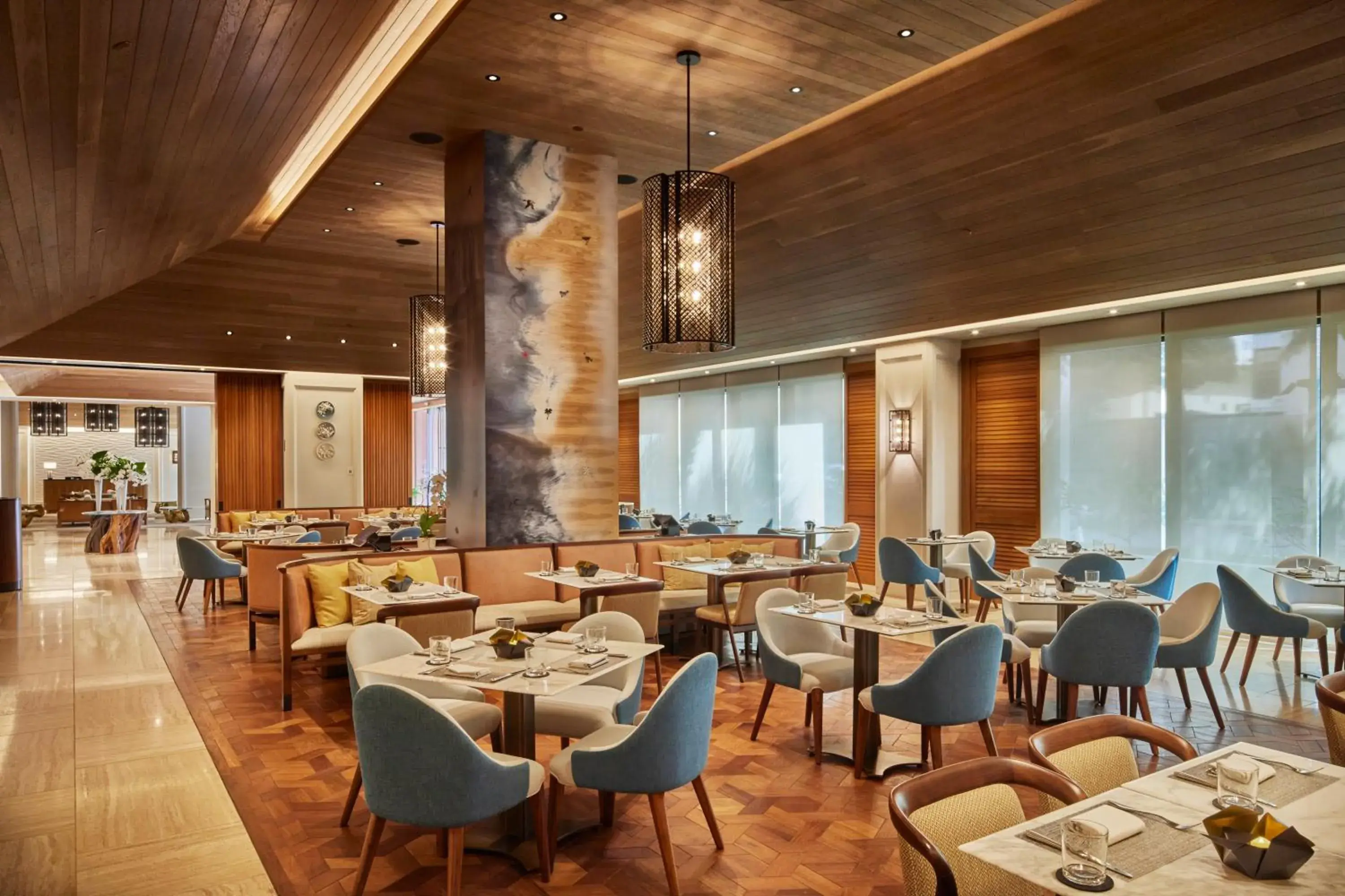 Restaurant/places to eat in Halepuna Waikiki by Halekulani - NO RESORT FEE Restaurant/places to eat in Halepuna Waikiki by Halekulani - NO RESORT FEE