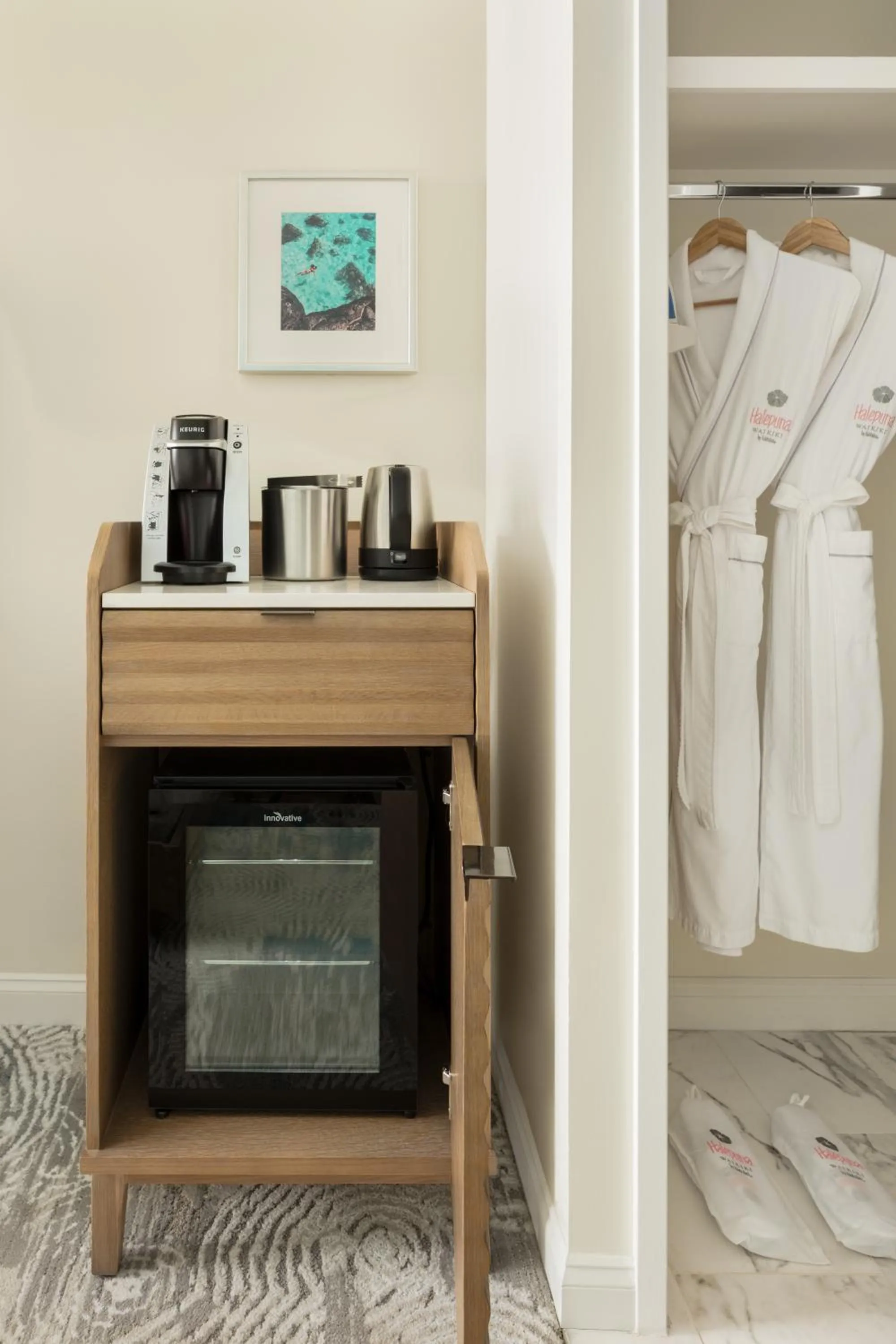 Coffee/tea facilities in Halepuna Waikiki by Halekulani - NO RESORT FEE