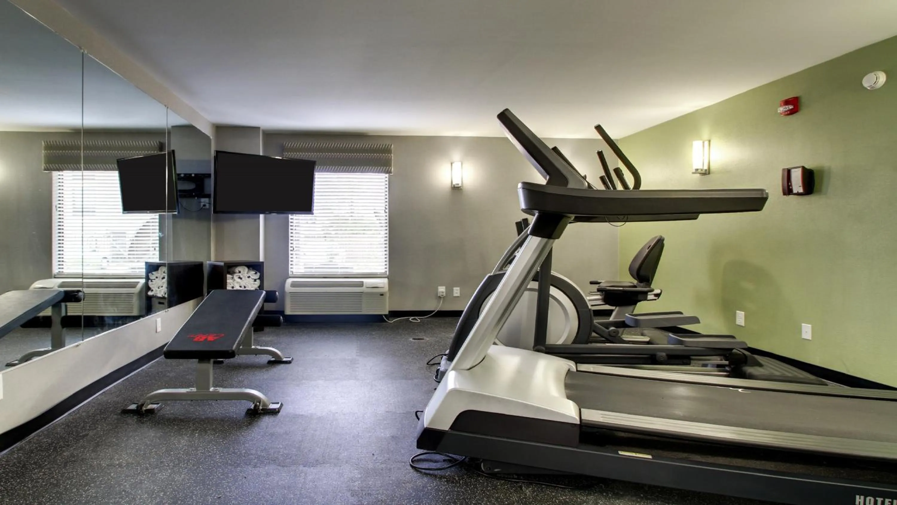 Spa and wellness centre/facilities in Holiday Inn Express & Suites Jackson Downtown - Coliseum by IHG