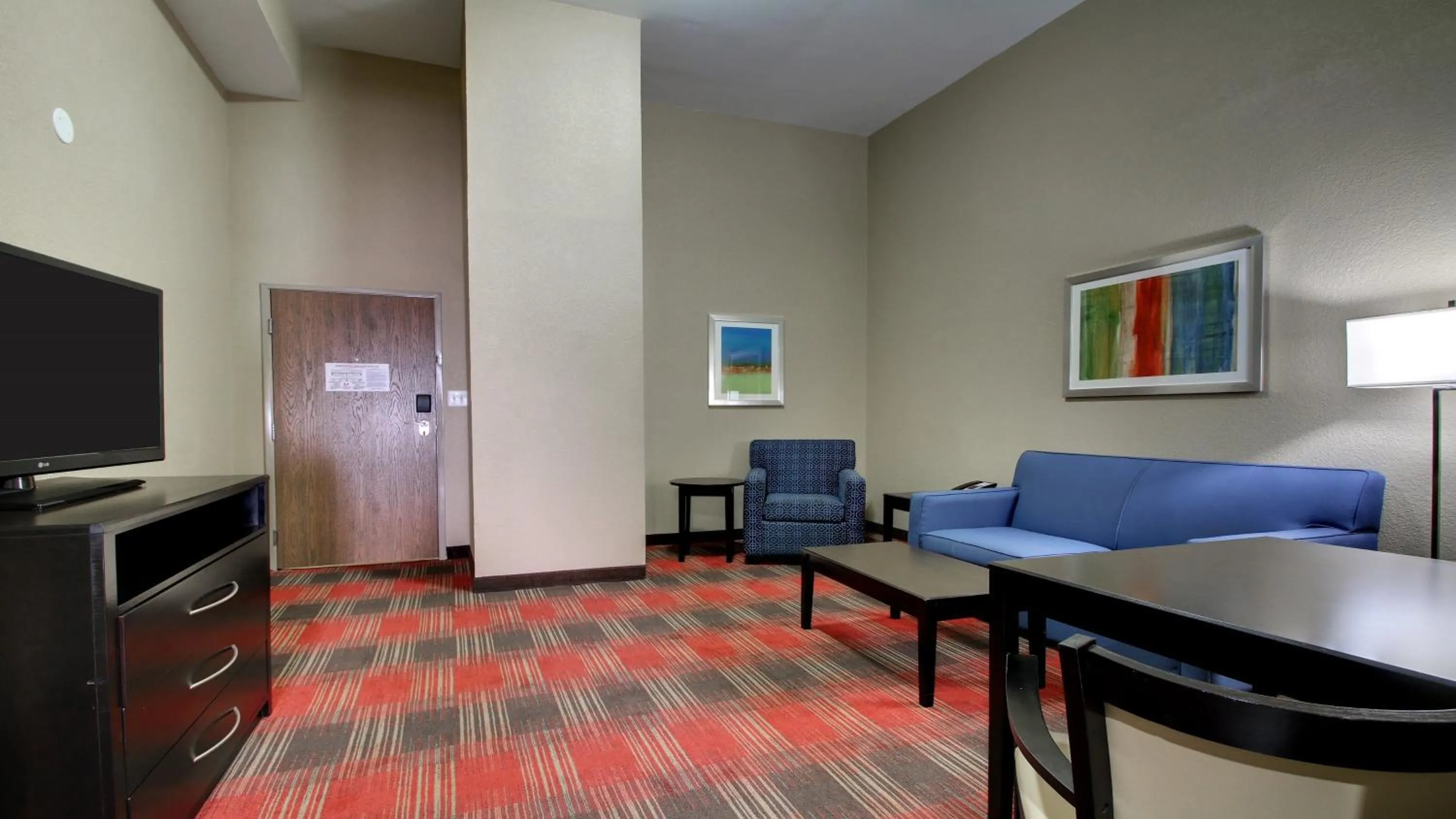 Photo of the whole room in Holiday Inn Express & Suites Jackson Downtown - Coliseum by IHG