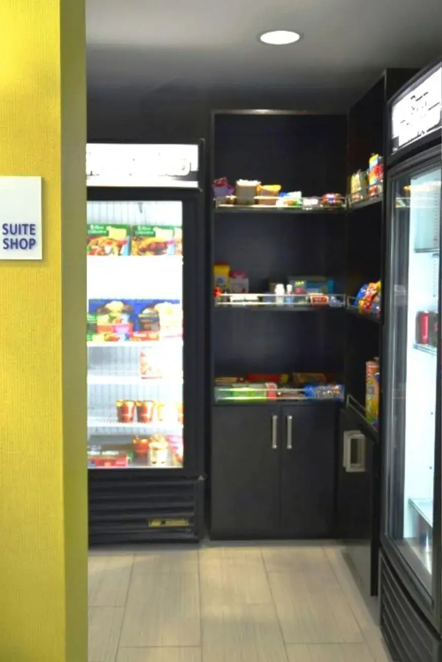 Lobby or reception in Holiday Inn Express & Suites Jackson Downtown - Coliseum by IHG Lobby or reception in Holiday Inn Express & Suites Jackson Downtown - Coliseum by IHG