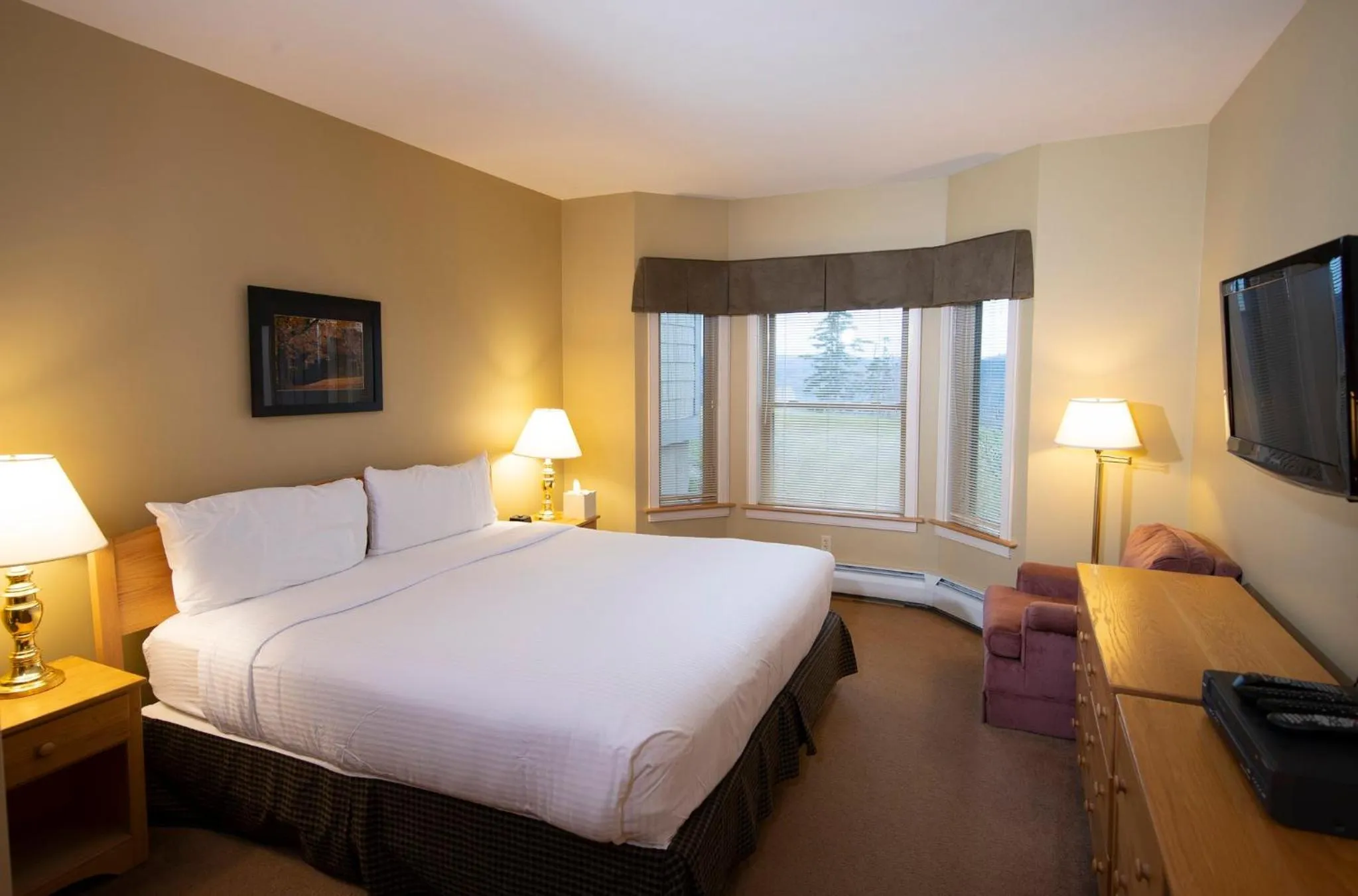 Photo of the whole room, Bed in Solitude Village at Okemo