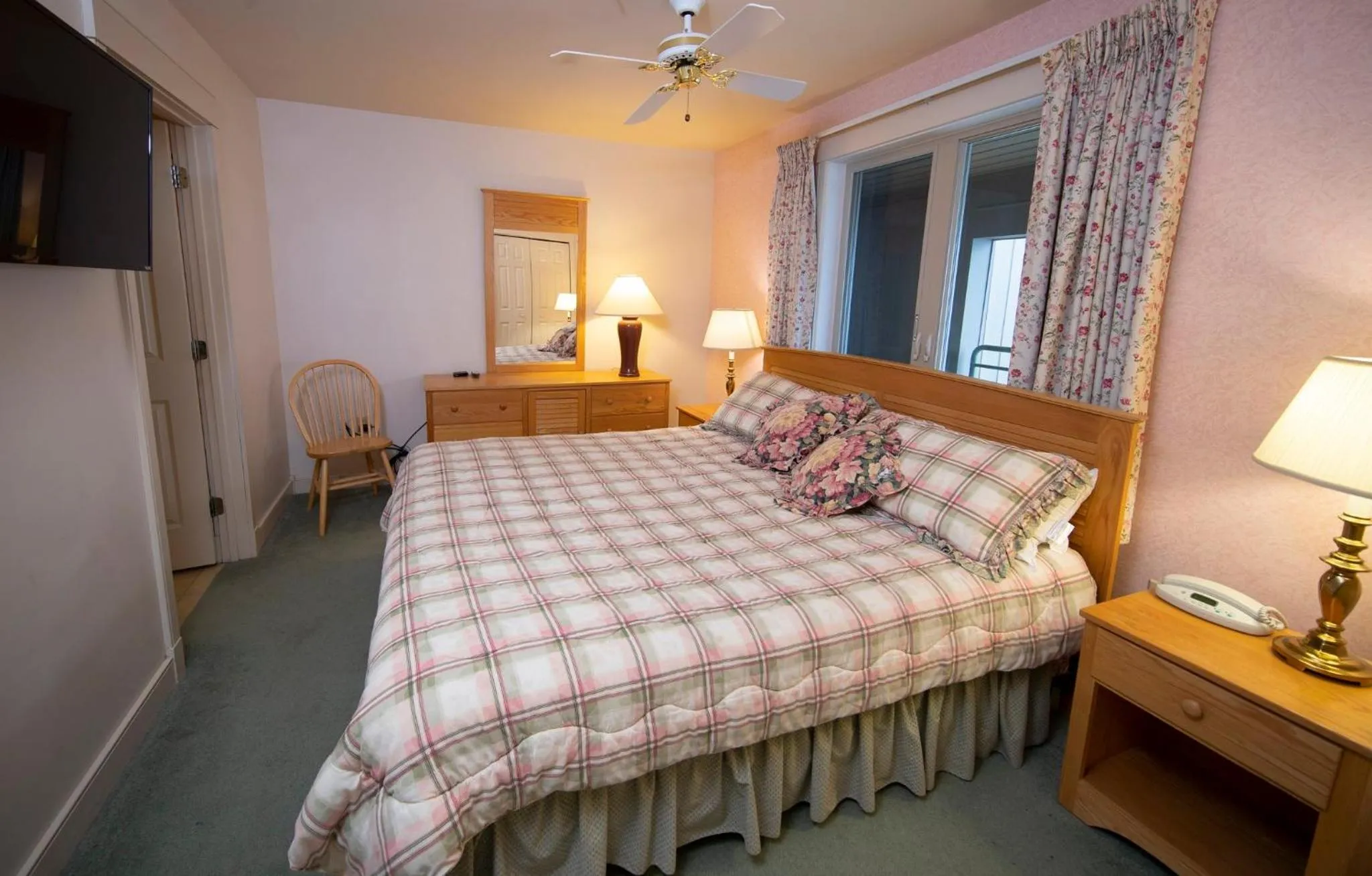 Photo of the whole room, Bed in Solitude Village at Okemo