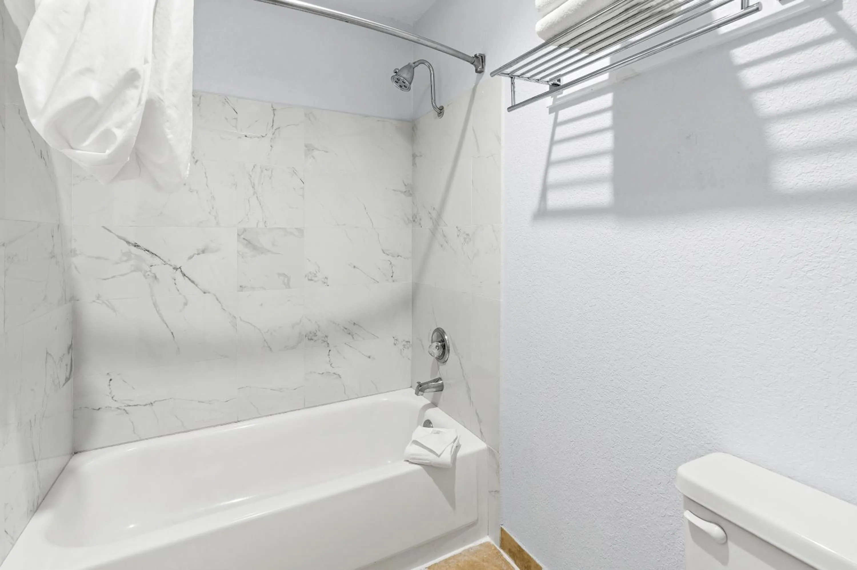 Shower in Red Lion Inn & Suites Yakima