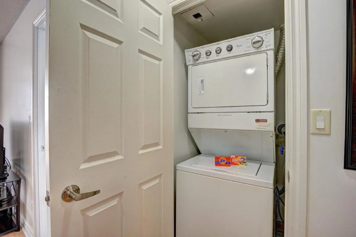 Area and facilities in Bombay Suites Mississauga