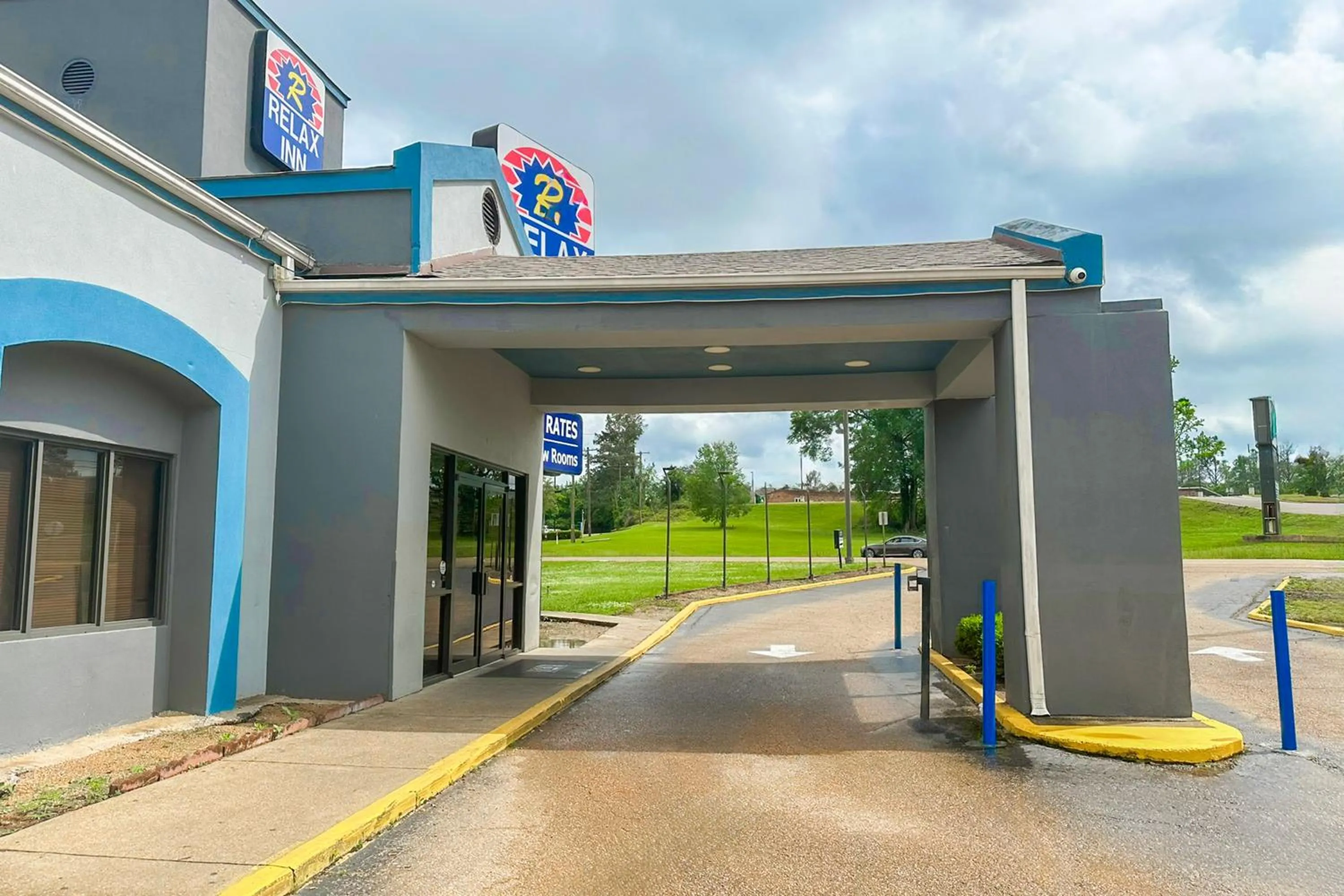 Facade/entrance in Relax Inn By Oyo Jackson MS Hwy 80 I-20