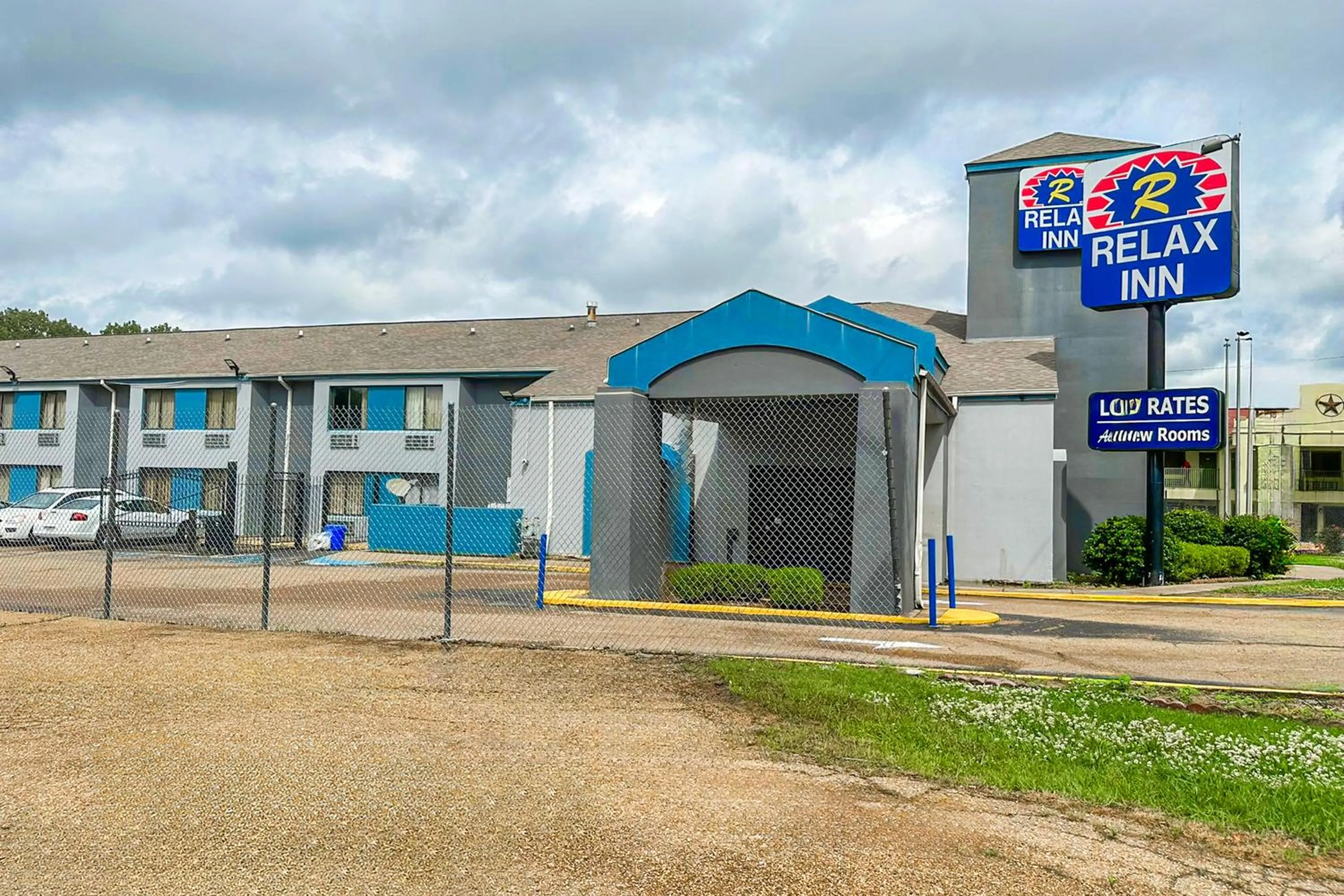 Property building in Relax Inn By Oyo Jackson MS Hwy 80 I-20