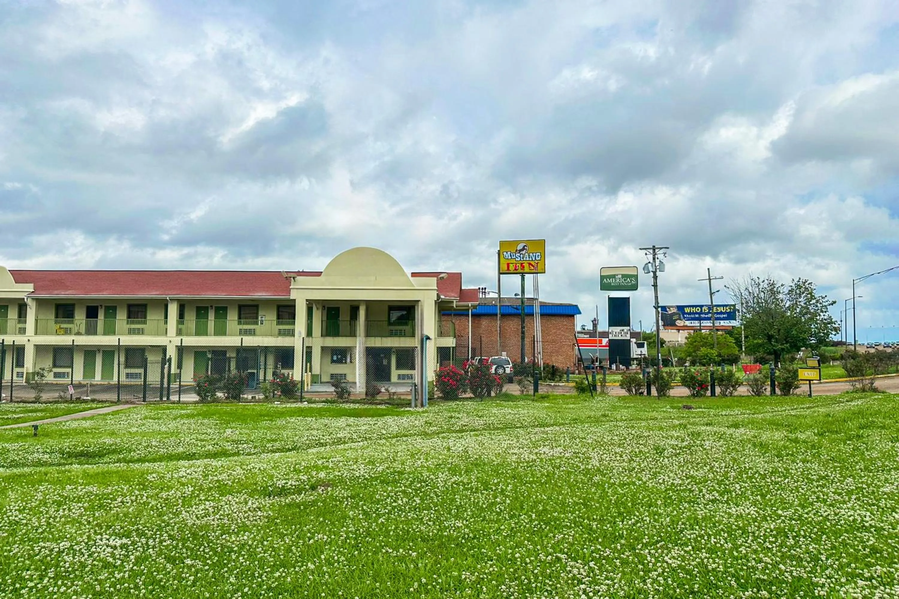 Property building in Relax Inn By Oyo Jackson MS Hwy 80 I-20