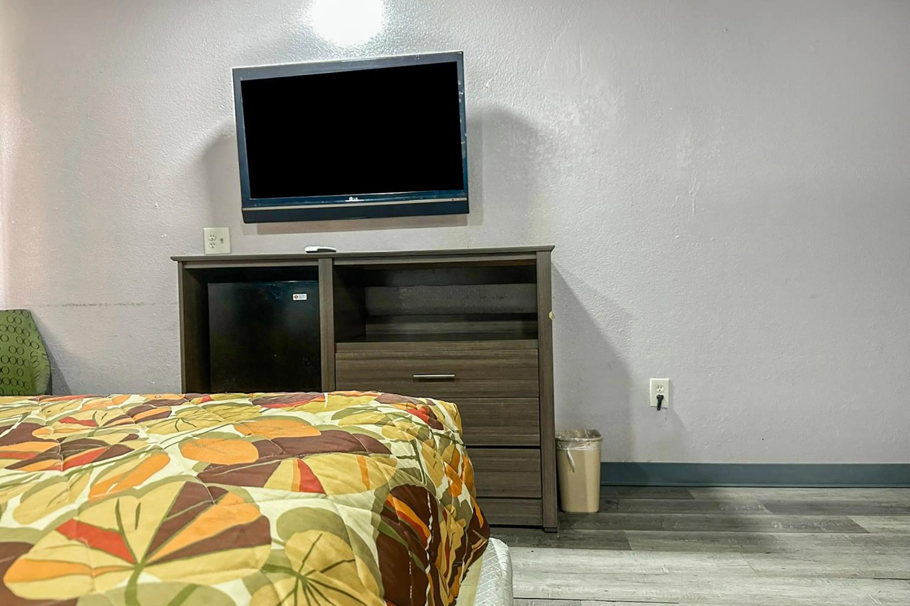 Bedroom, Bed in Relax Inn By Oyo Jackson MS Hwy 80 I-20