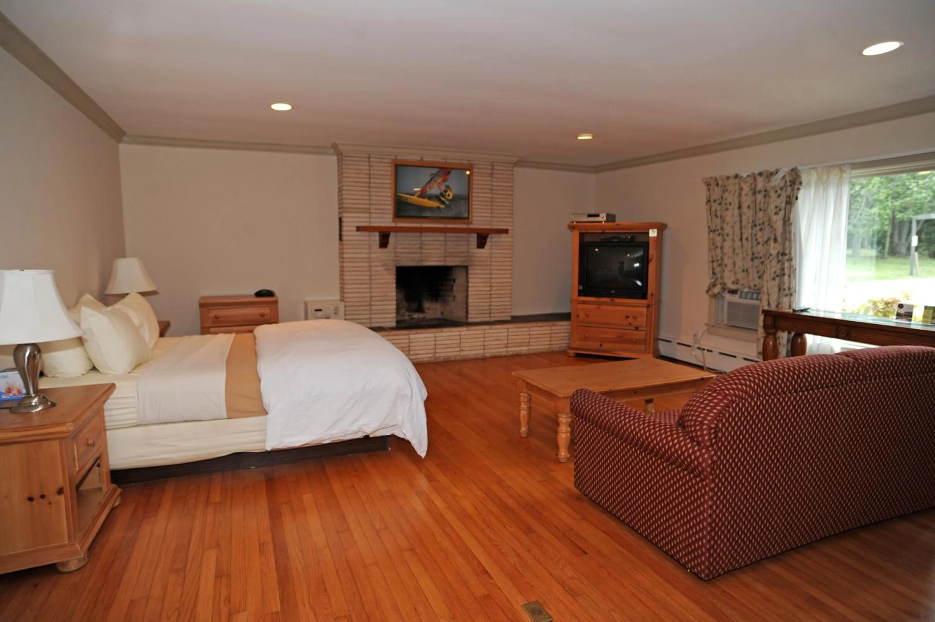 Bed in Southampton Long Island Hotel