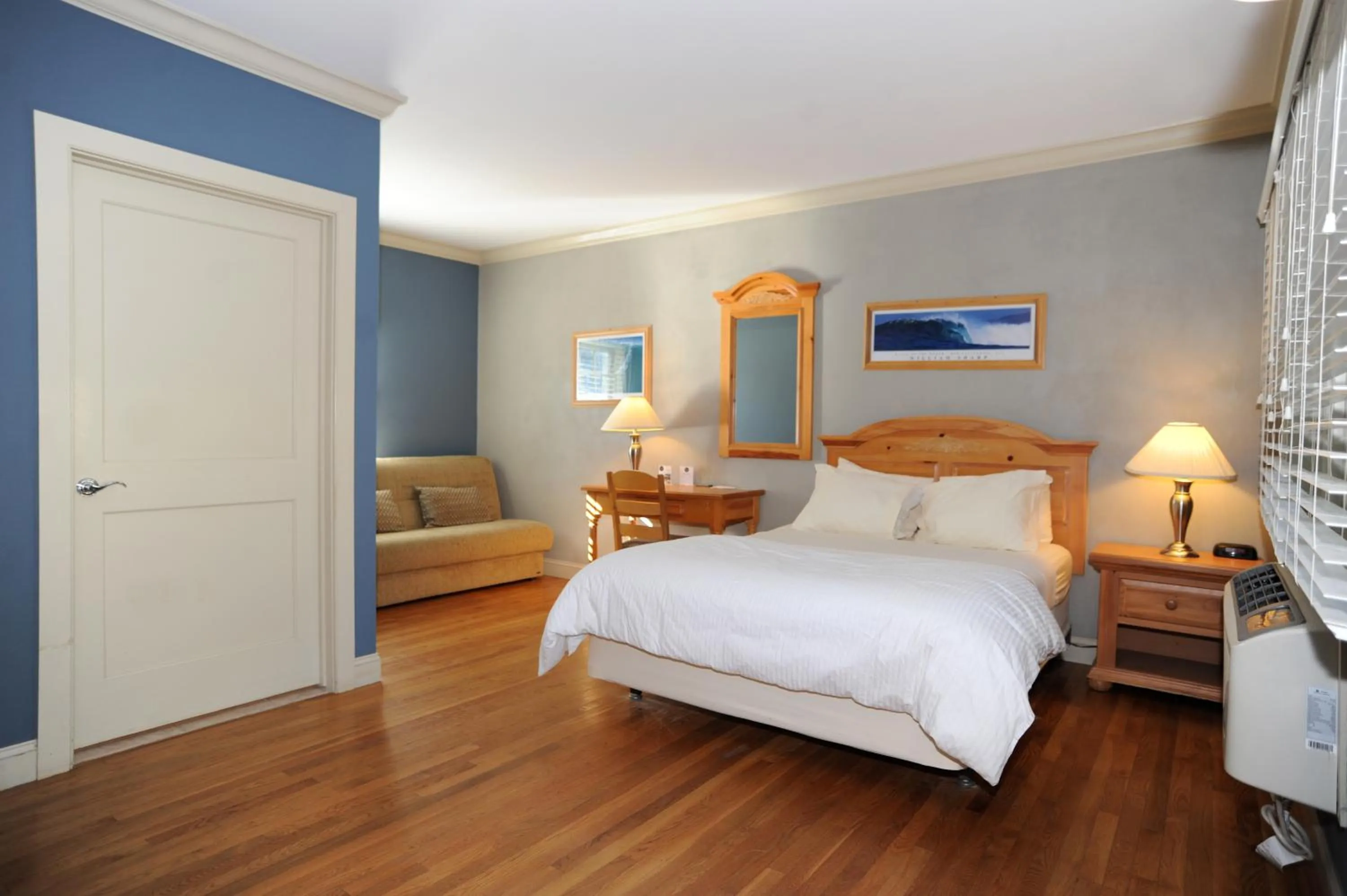 Bed in Southampton Long Island Hotel