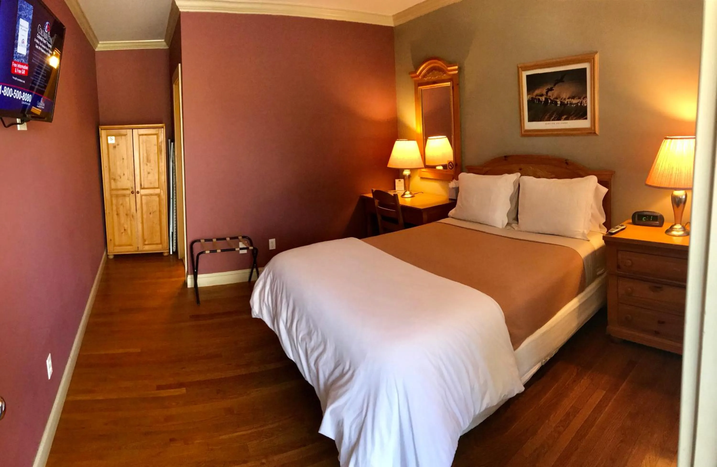 Photo of the whole room, Bed in Southampton Long Island Hotel