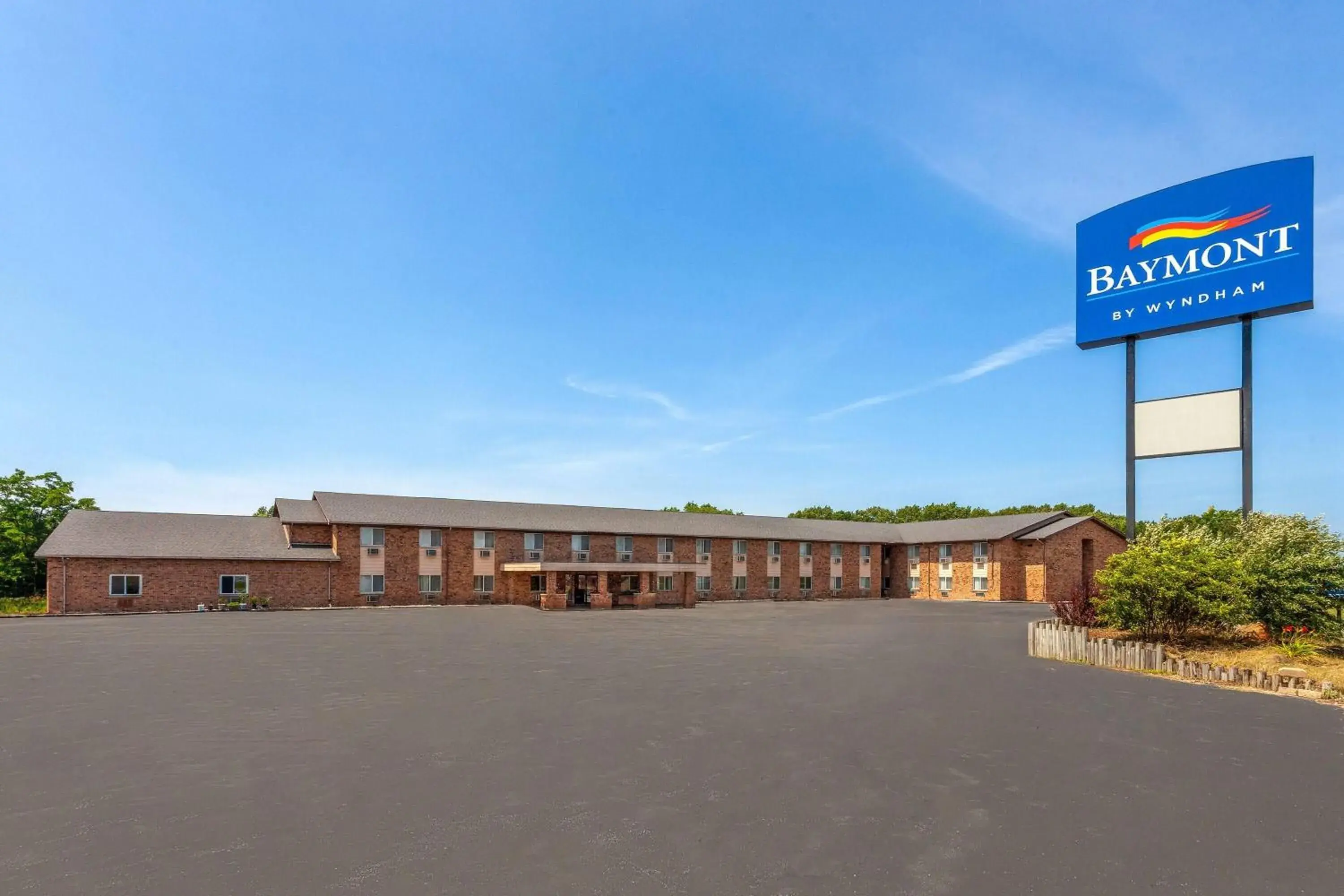 Property building in Baymont by Wyndham Manistee Property building in Baymont by Wyndham Manistee