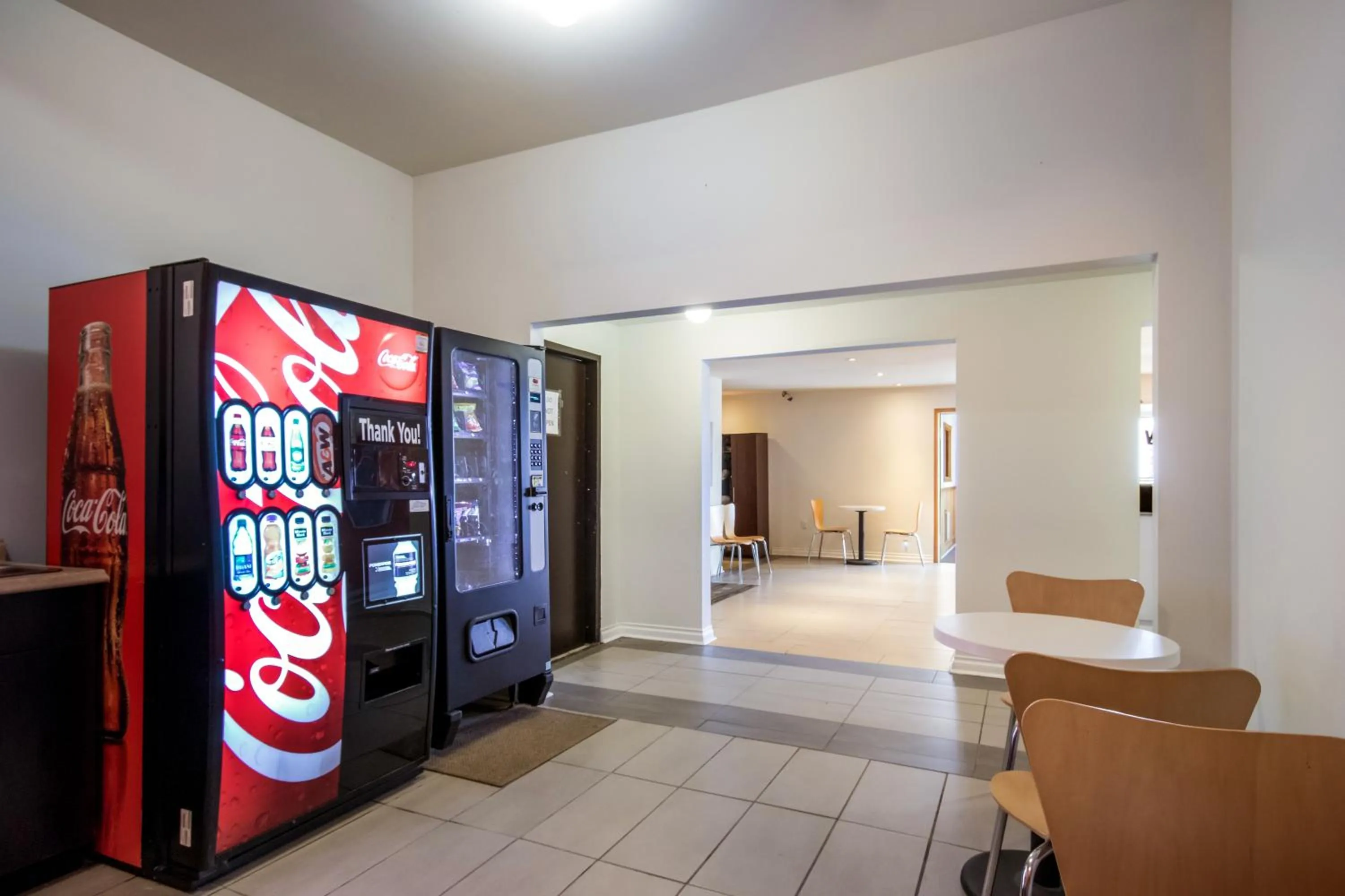 Food and drinks in Motel 6-Sudbury, ON