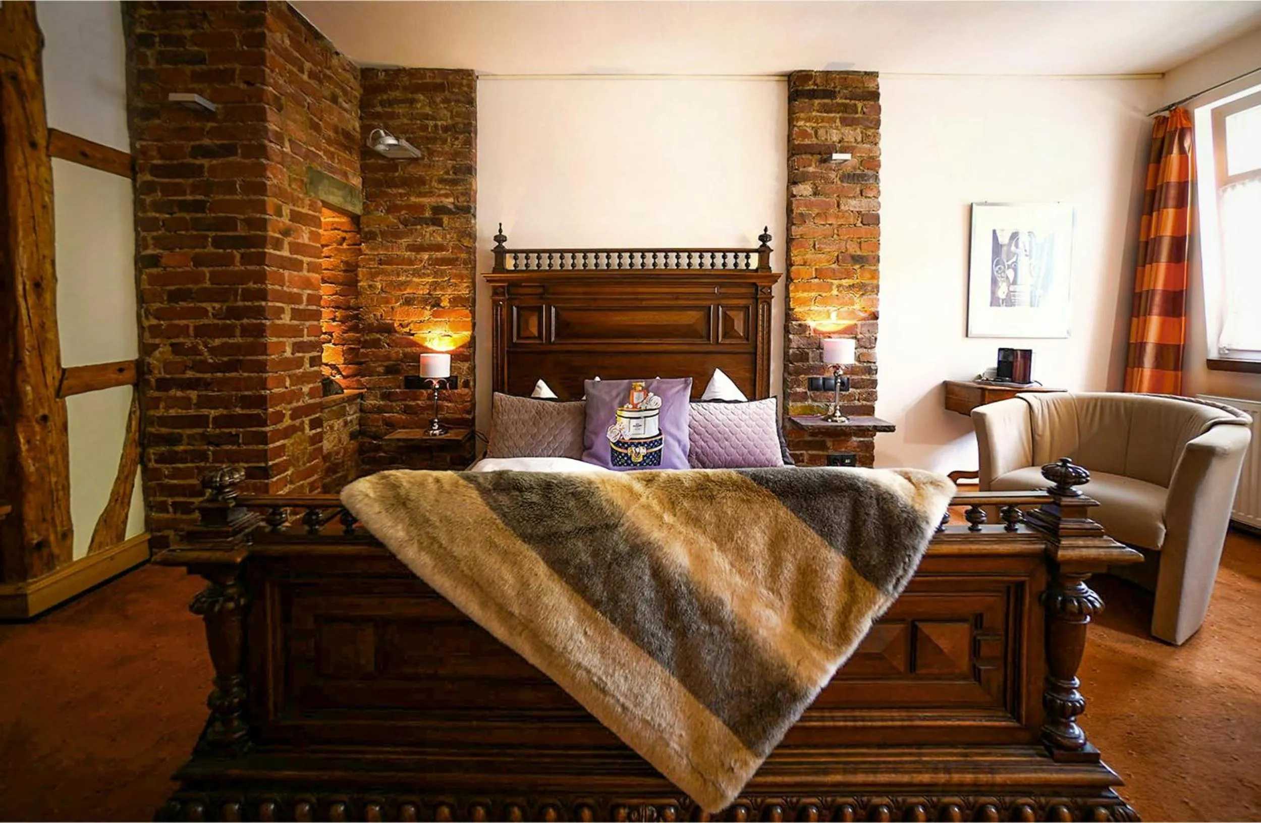 Photo of the whole room, Bed in Landgasthof Zum Weissen Schwanen