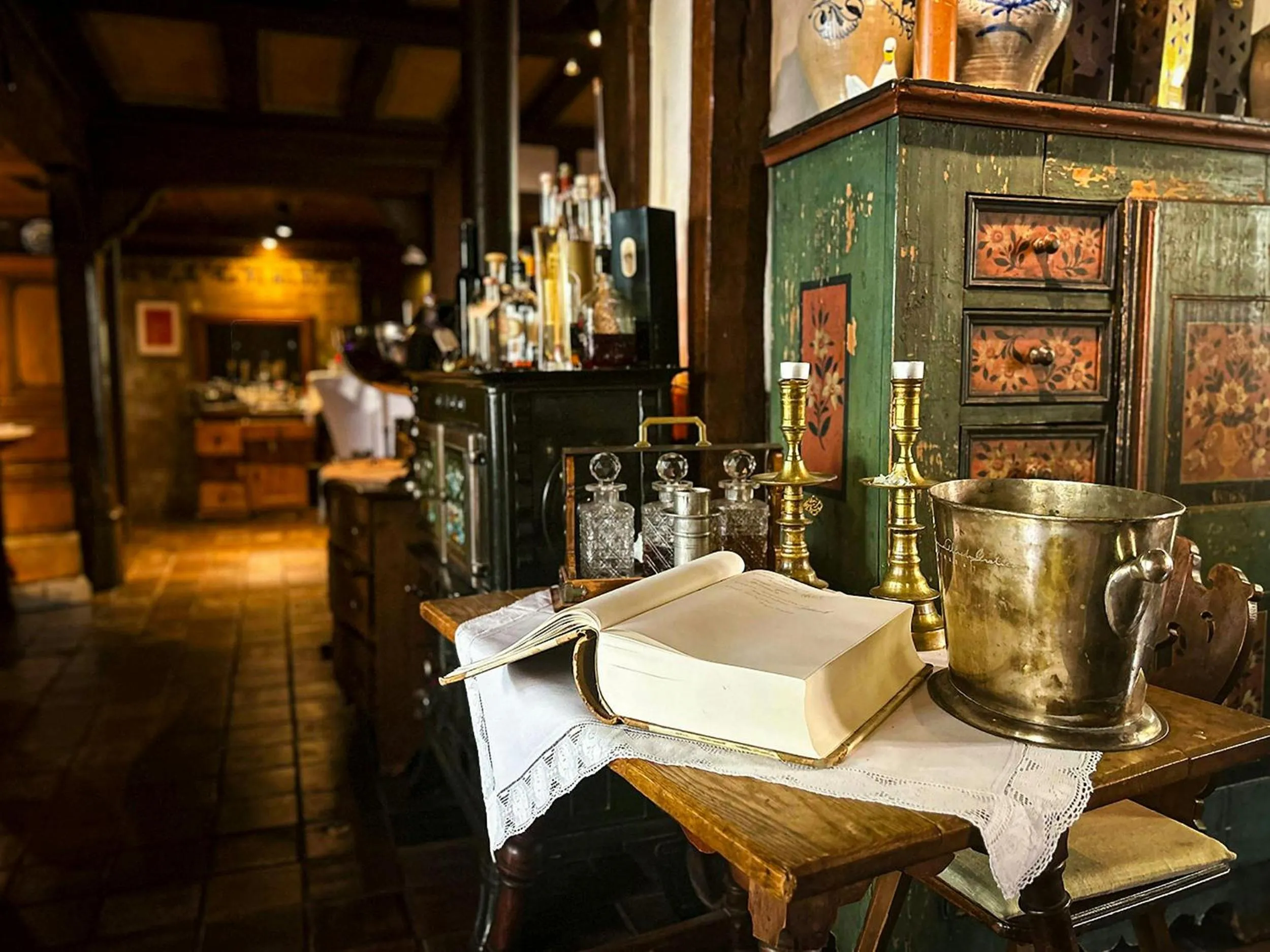 Restaurant/places to eat in Landgasthof Zum Weissen Schwanen