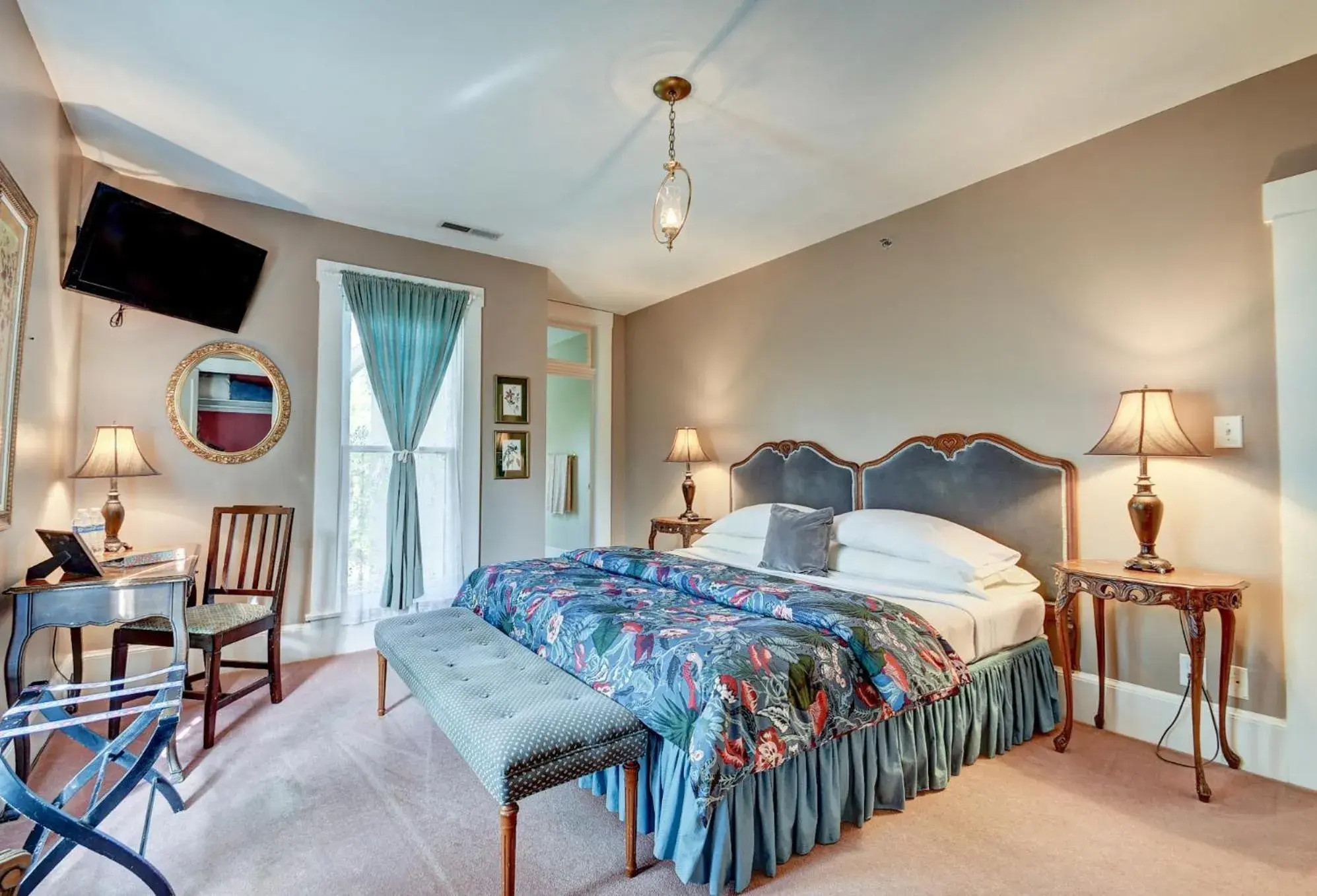 Deluxe King Room in Prairie Guest House Deluxe King Room in Prairie Guest House