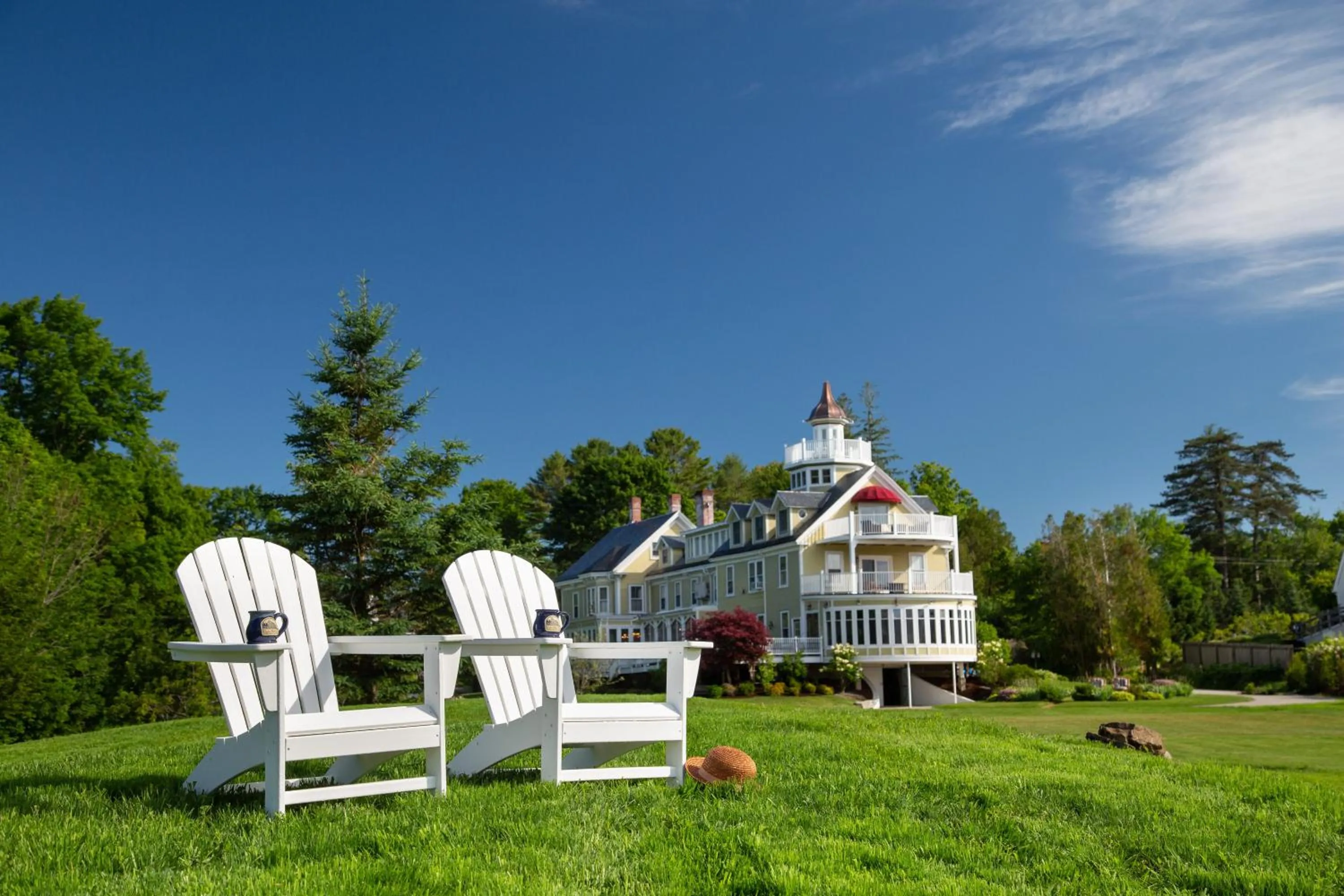 Garden view in Captain Nickels Inn