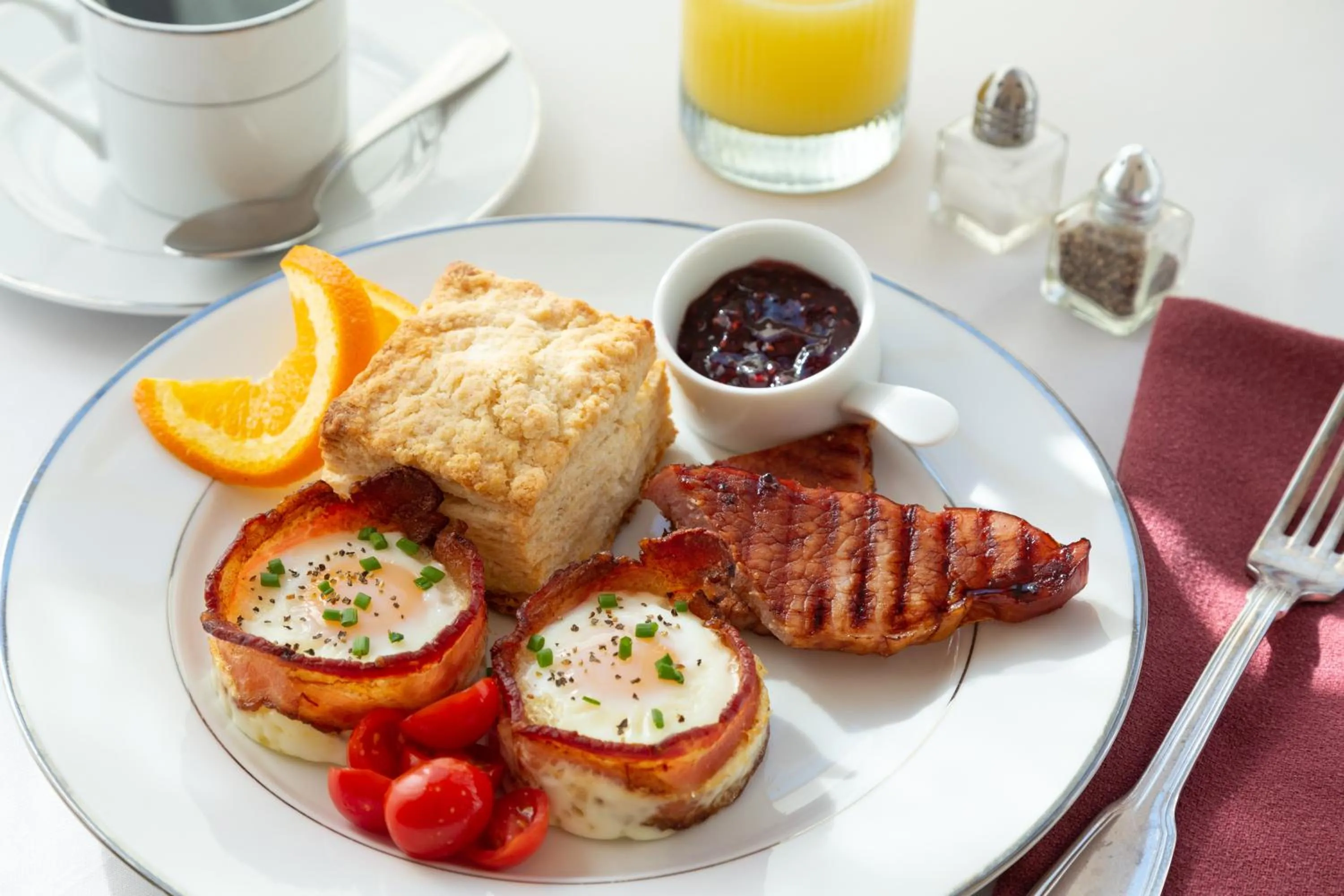 Breakfast in Captain Nickels Inn