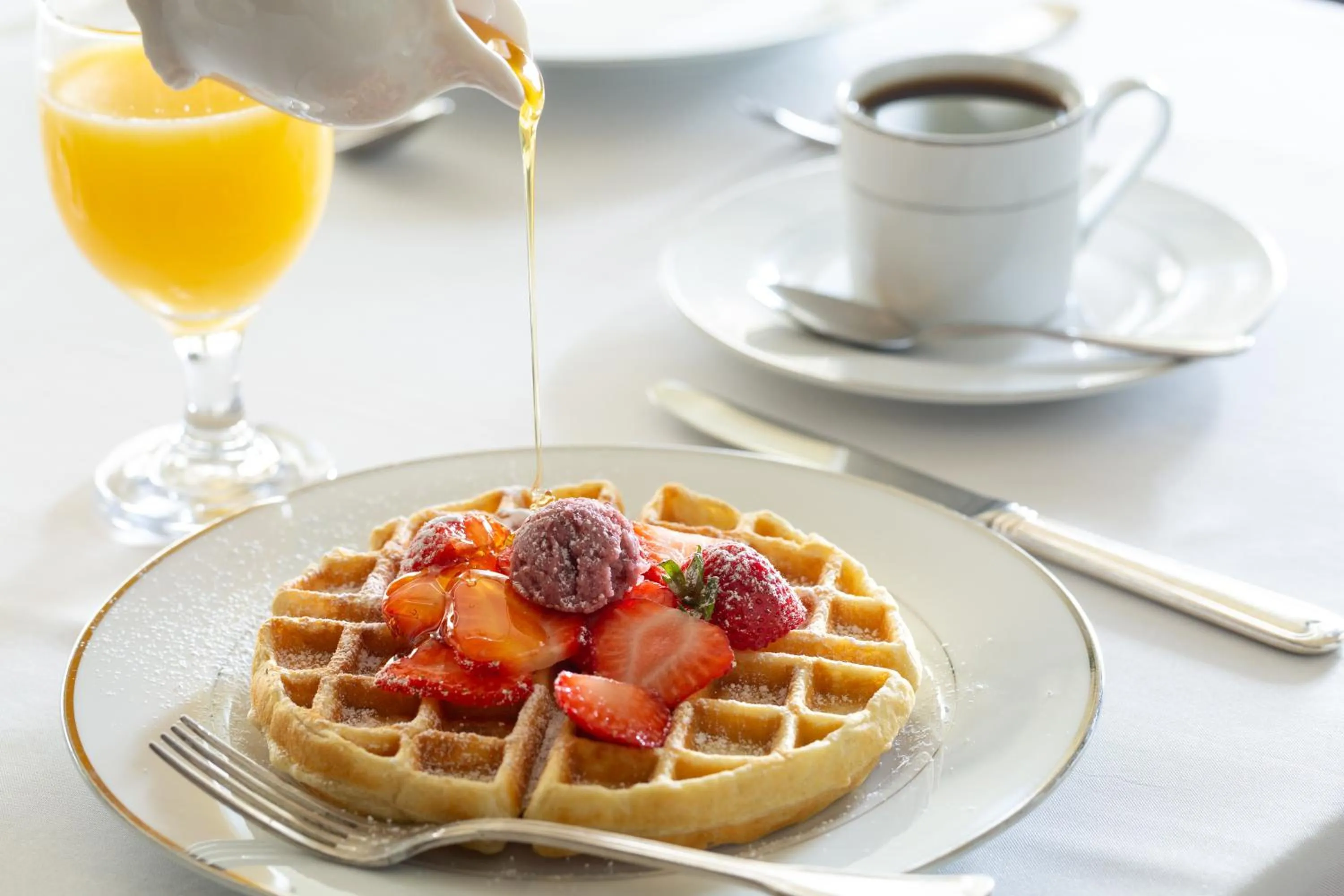 Breakfast in Captain Nickels Inn