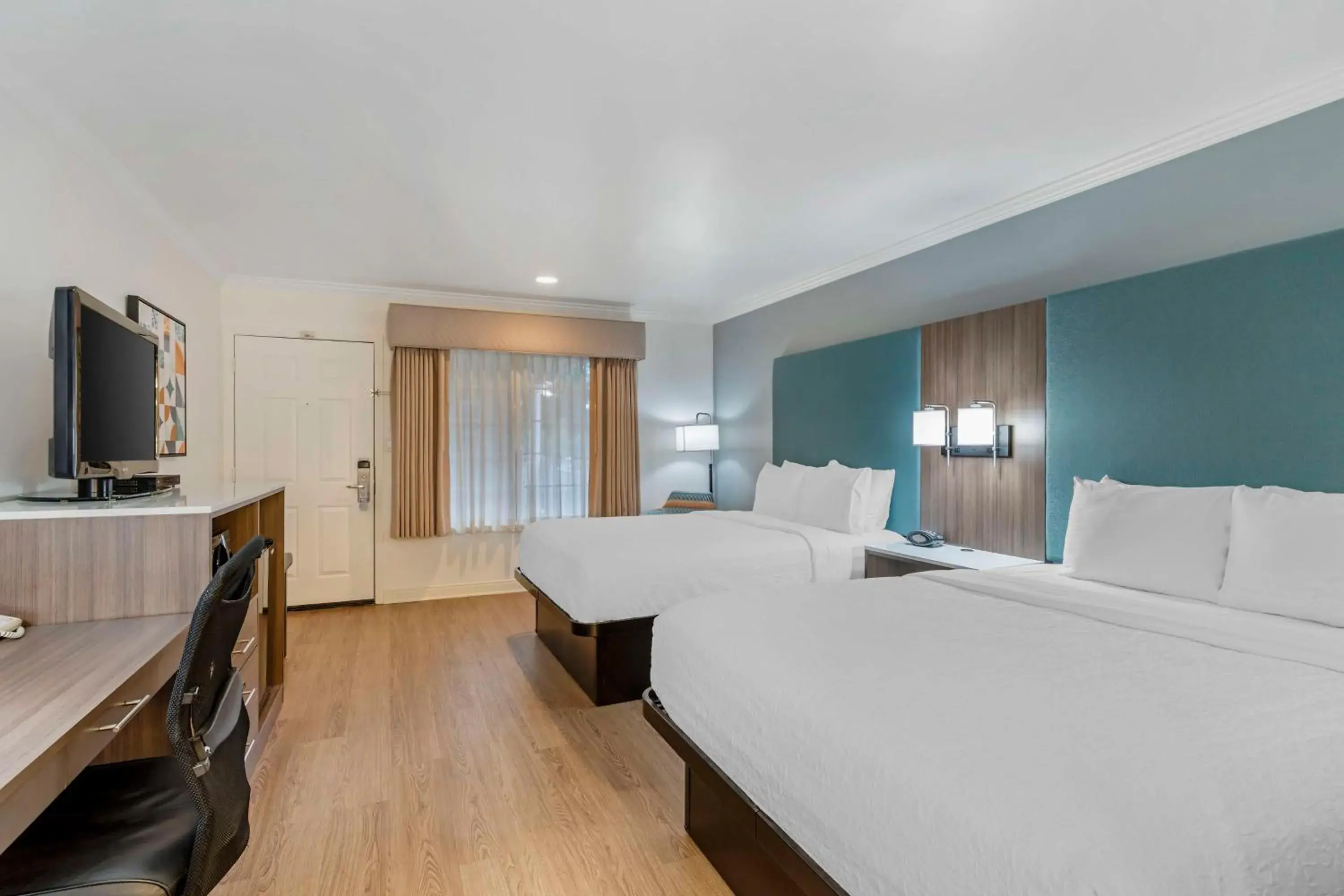 Bedroom, Bed in Best Western Plus Riviera Bedroom, Bed in Best Western Plus Riviera