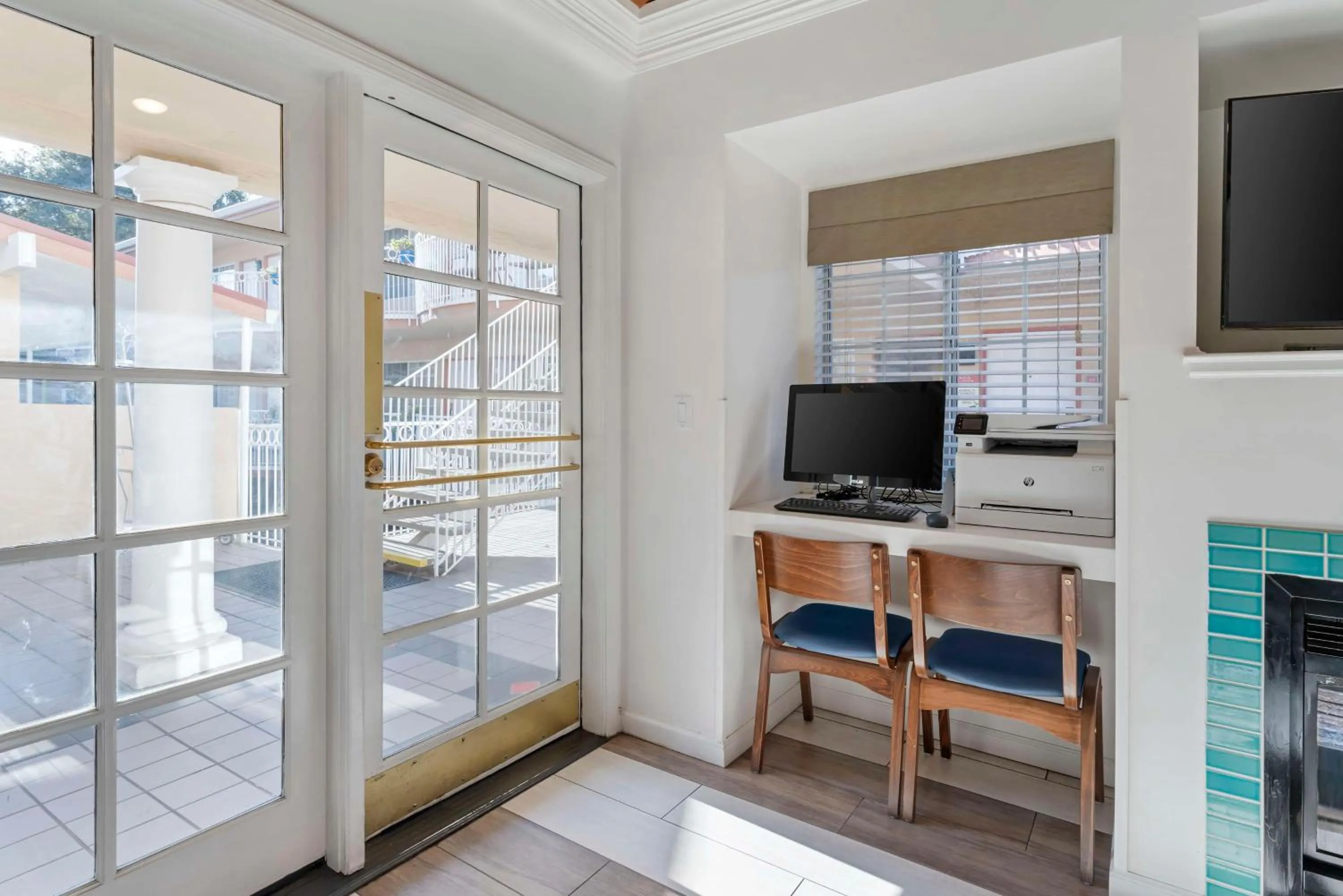 Business facilities in Best Western Plus Riviera