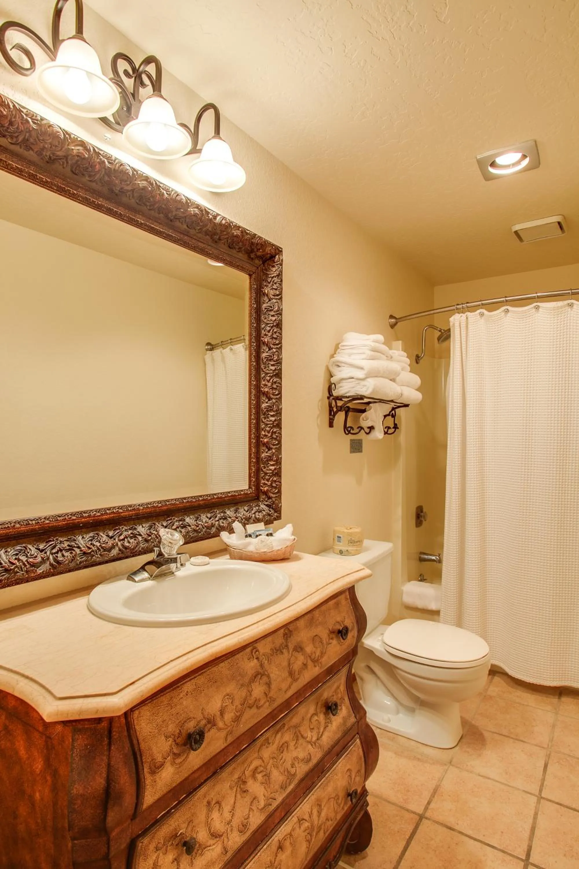 Toilet in Alpine Rivers Inn