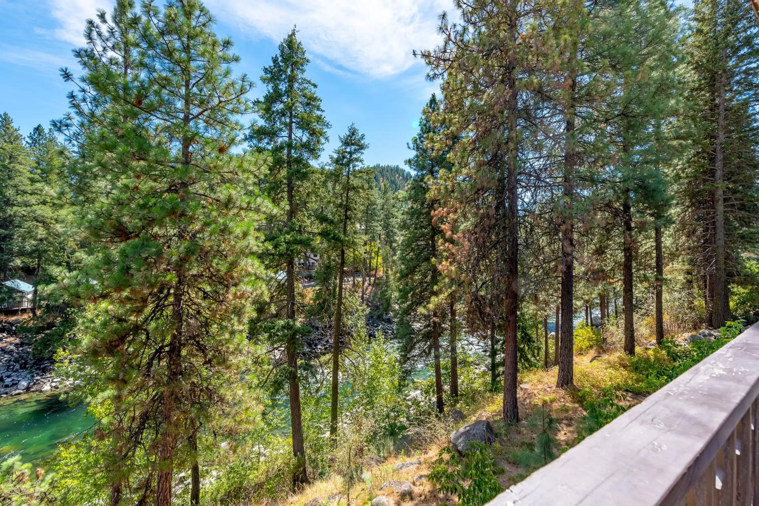 River view in Alpine Rivers Inn River view in Alpine Rivers Inn