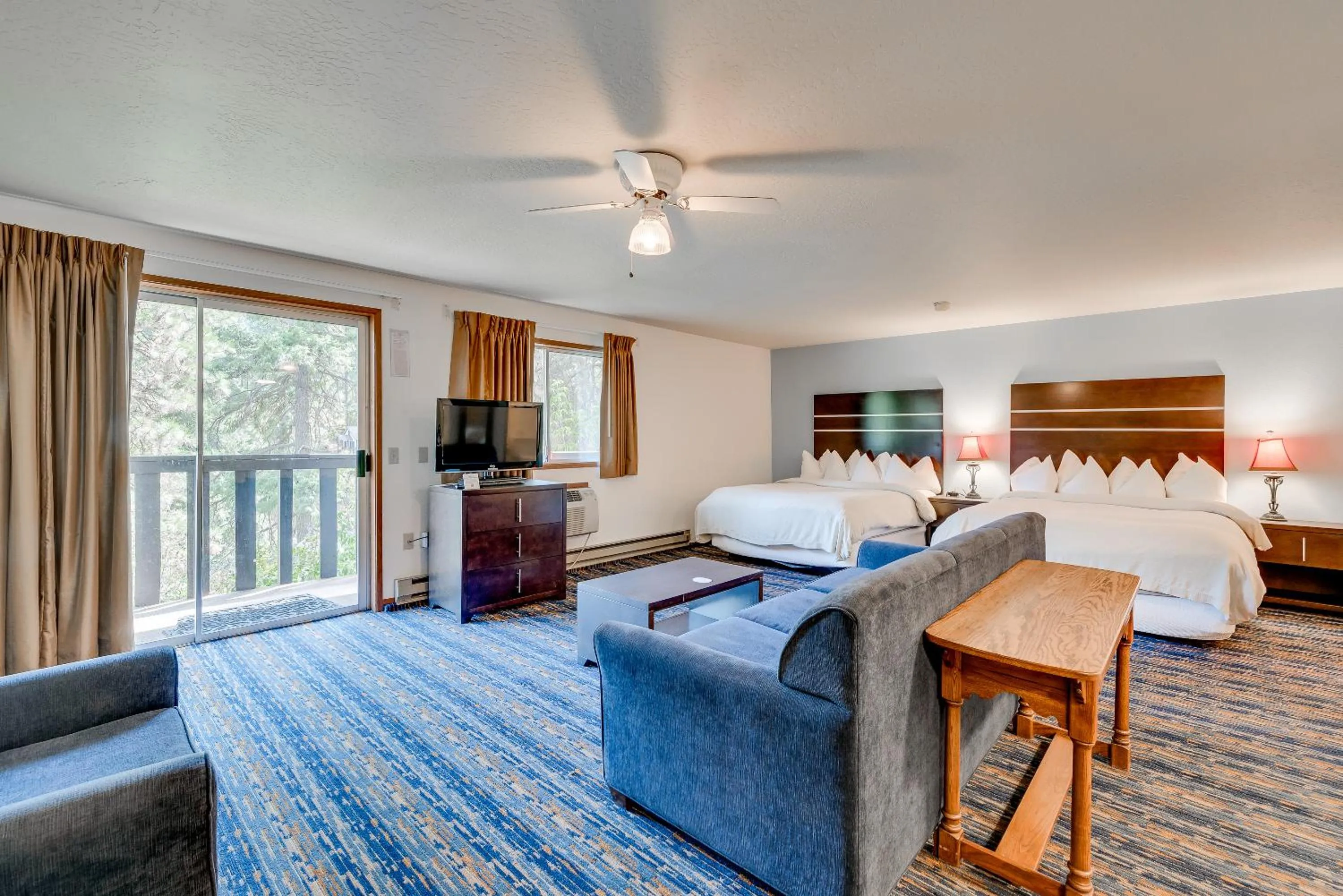 Bed in Alpine Rivers Inn