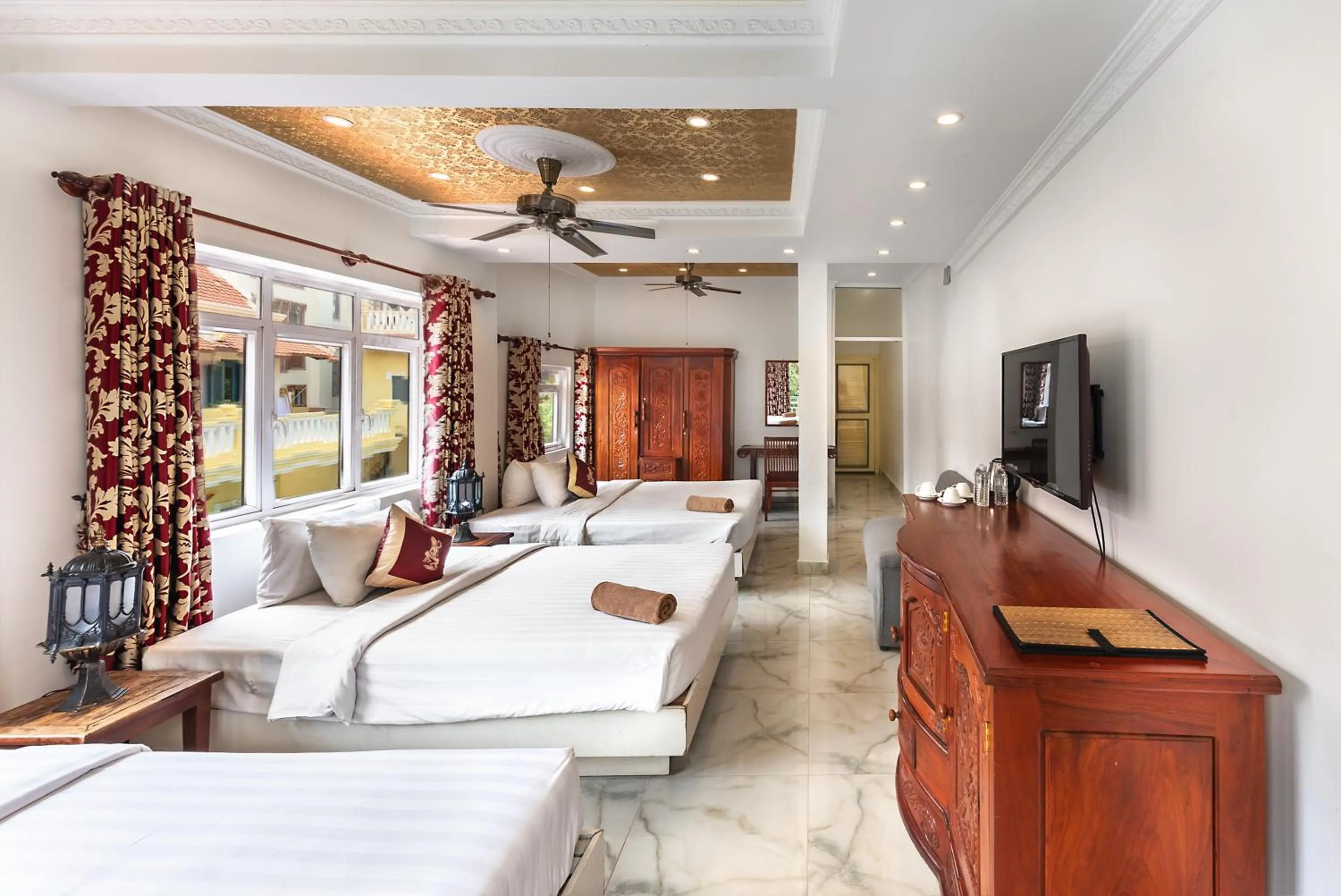 Photo of the whole room, Bed in Residence Wat Damnak