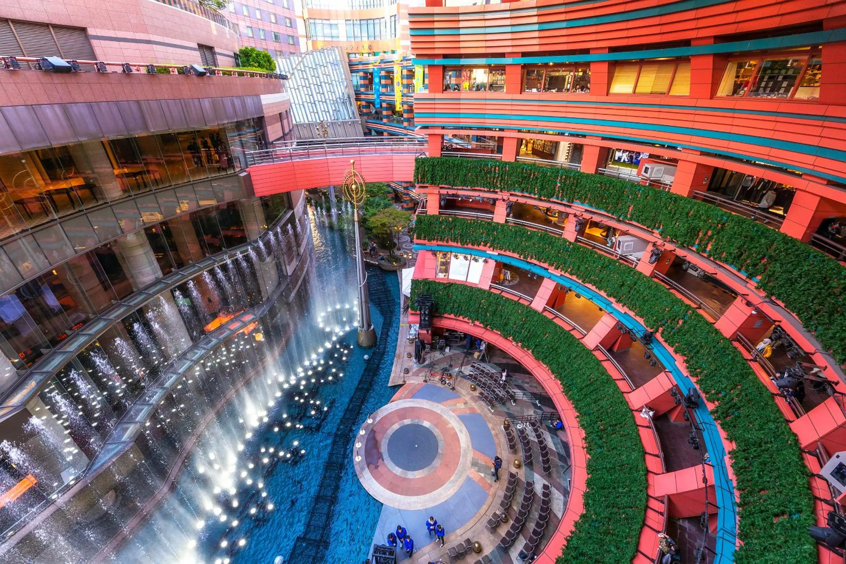 Shopping Area in JR Kyushu Hotel Blossom Hakata Central