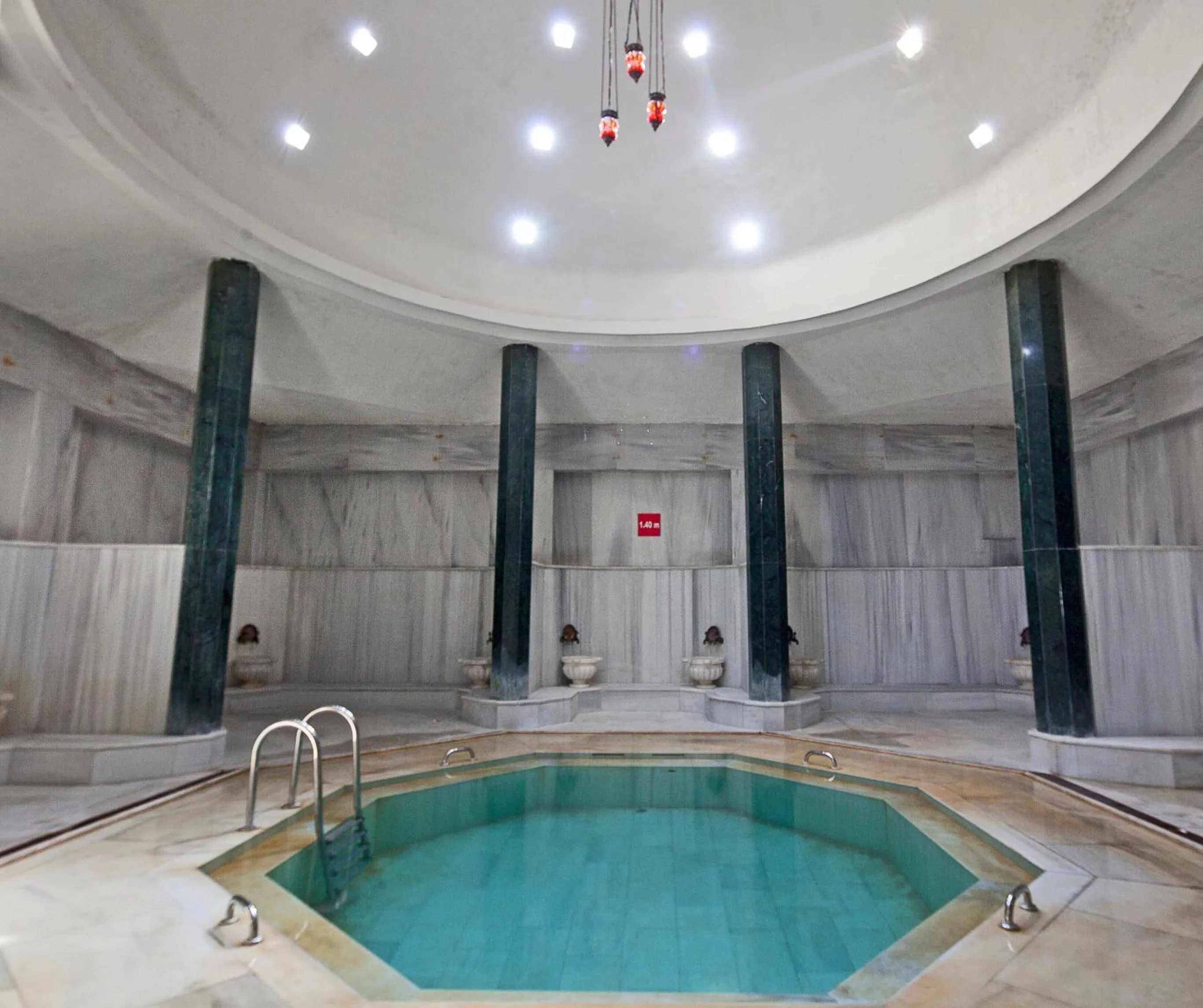 Swimming pool in Jura Hotels Afyon Thermal