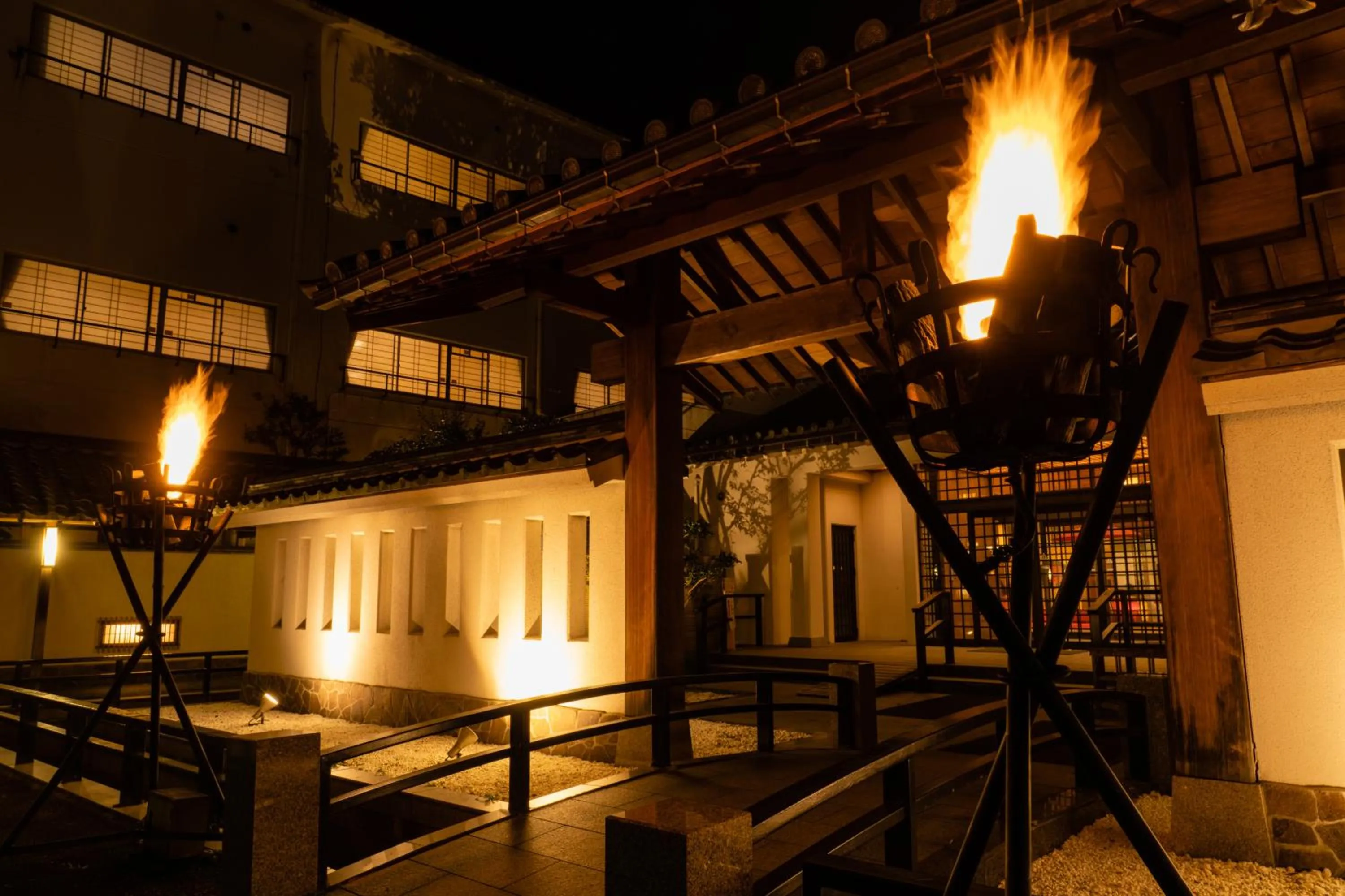 Night in Hotel Hoho "A hotel overlooking the Echigo Plain and the Yahiko mountain range" formerly Hotel Oohashi Yakata-no-Yu