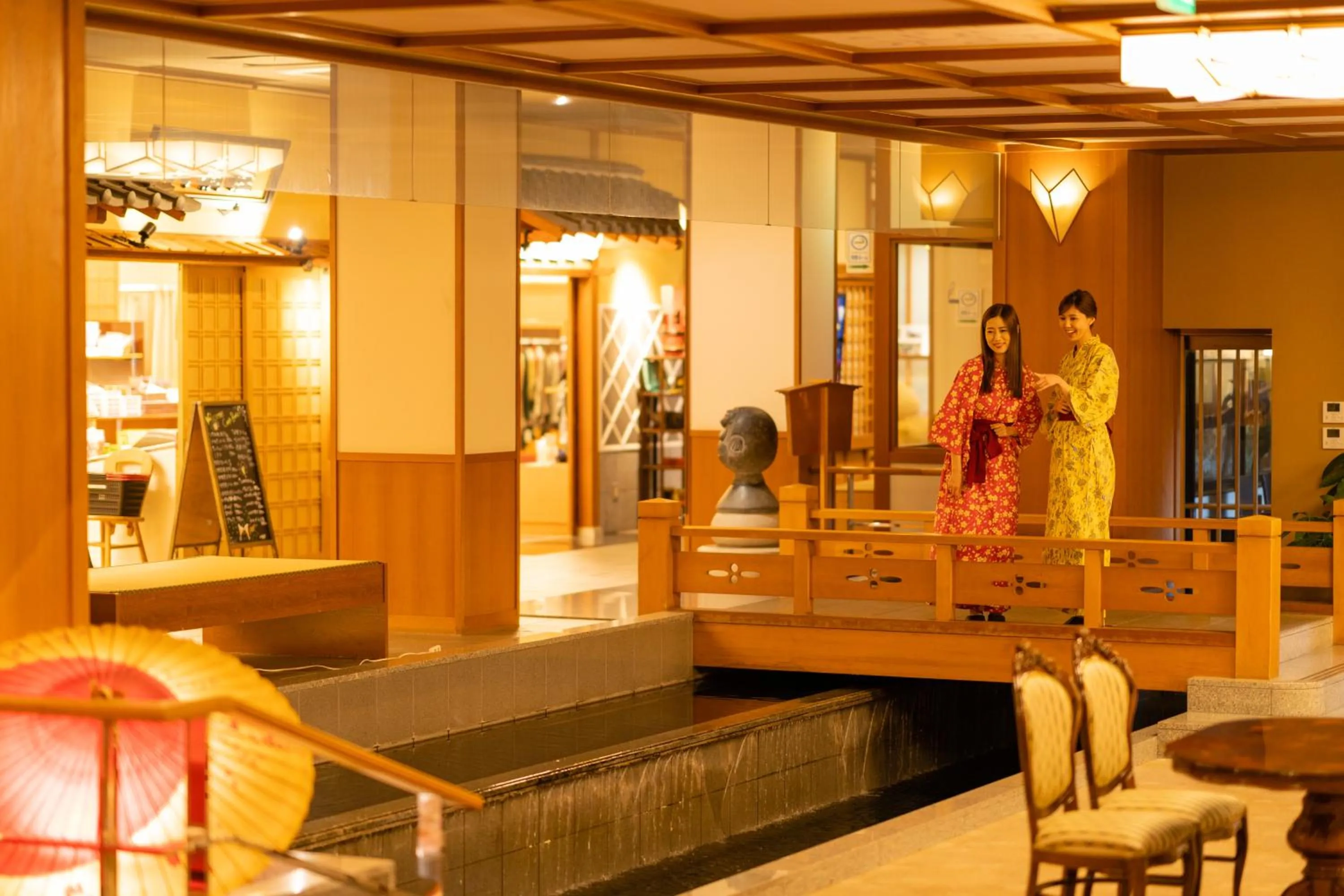 Communal lounge/ TV room in Hotel Hoho "A hotel overlooking the Echigo Plain and the Yahiko mountain range" formerly Hotel Oohashi Yakata-no-Yu