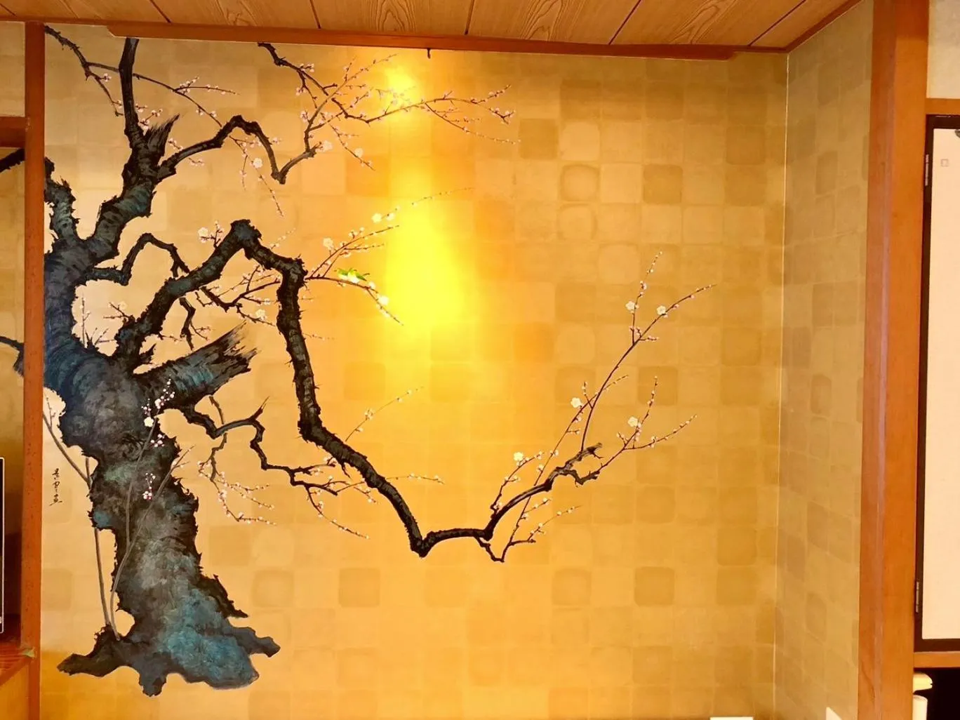 Photo of the whole room in Hotel Hoho "A hotel overlooking the Echigo Plain and the Yahiko mountain range" formerly Hotel Oohashi Yakata-no-Yu