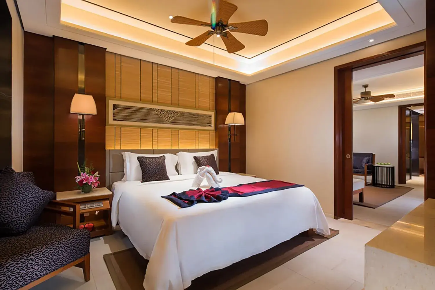 Suite in Crowne Plaza Sanya City Center by IHG Suite in Crowne Plaza Sanya City Center by IHG