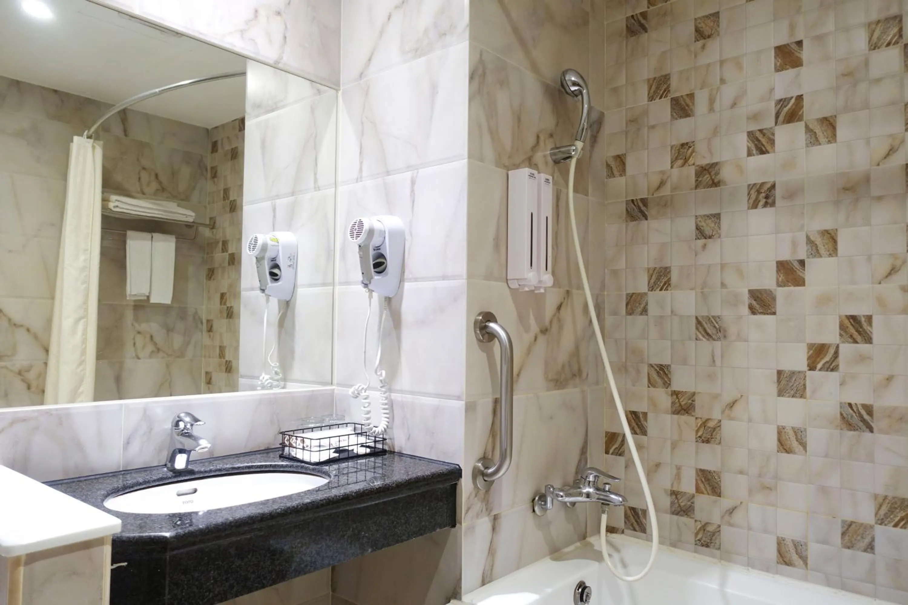 Bathroom in Guide Hotel Kaohsiung Liuhe