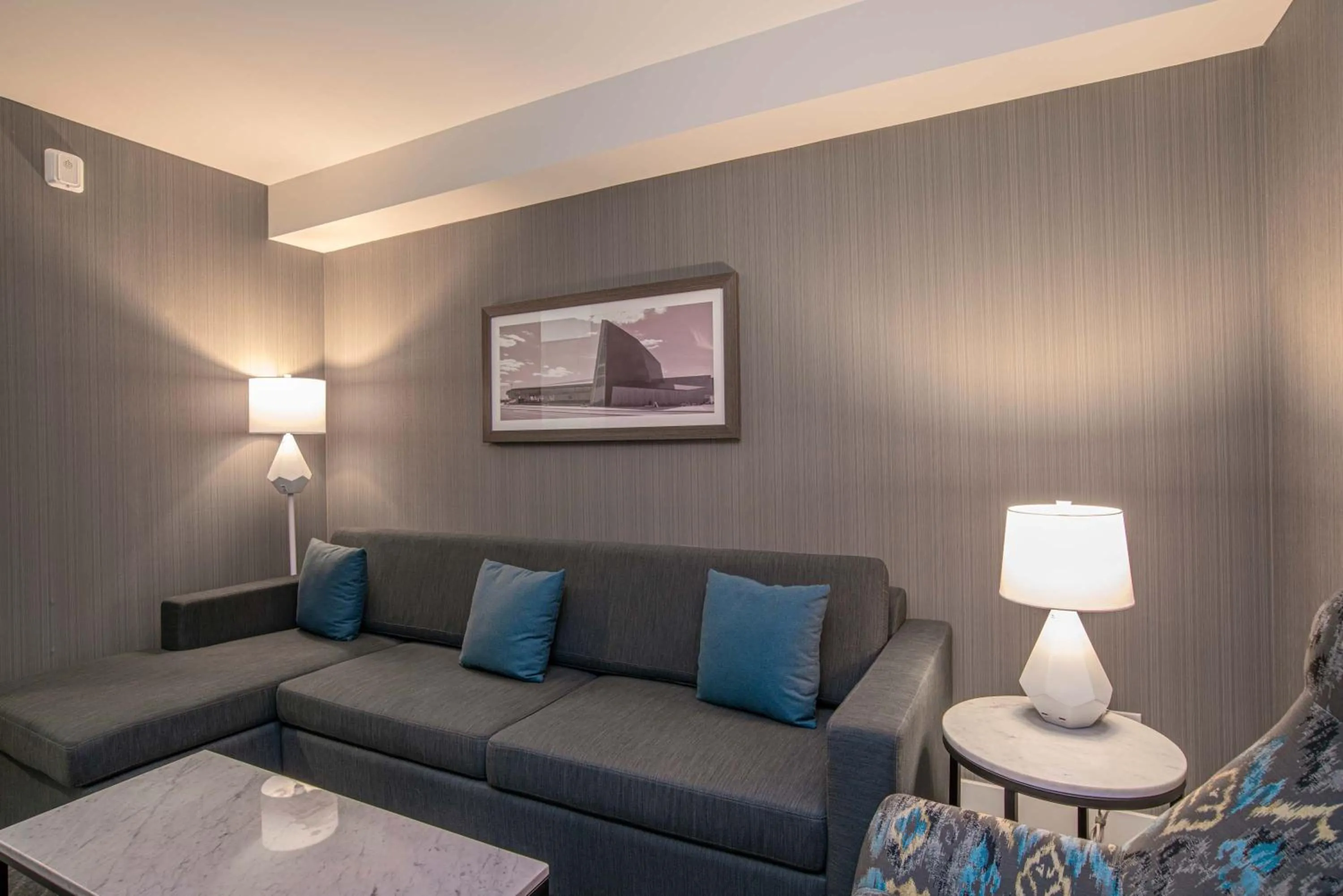 Photo of the whole room in Sandman Signature Ottawa Airport Hotel